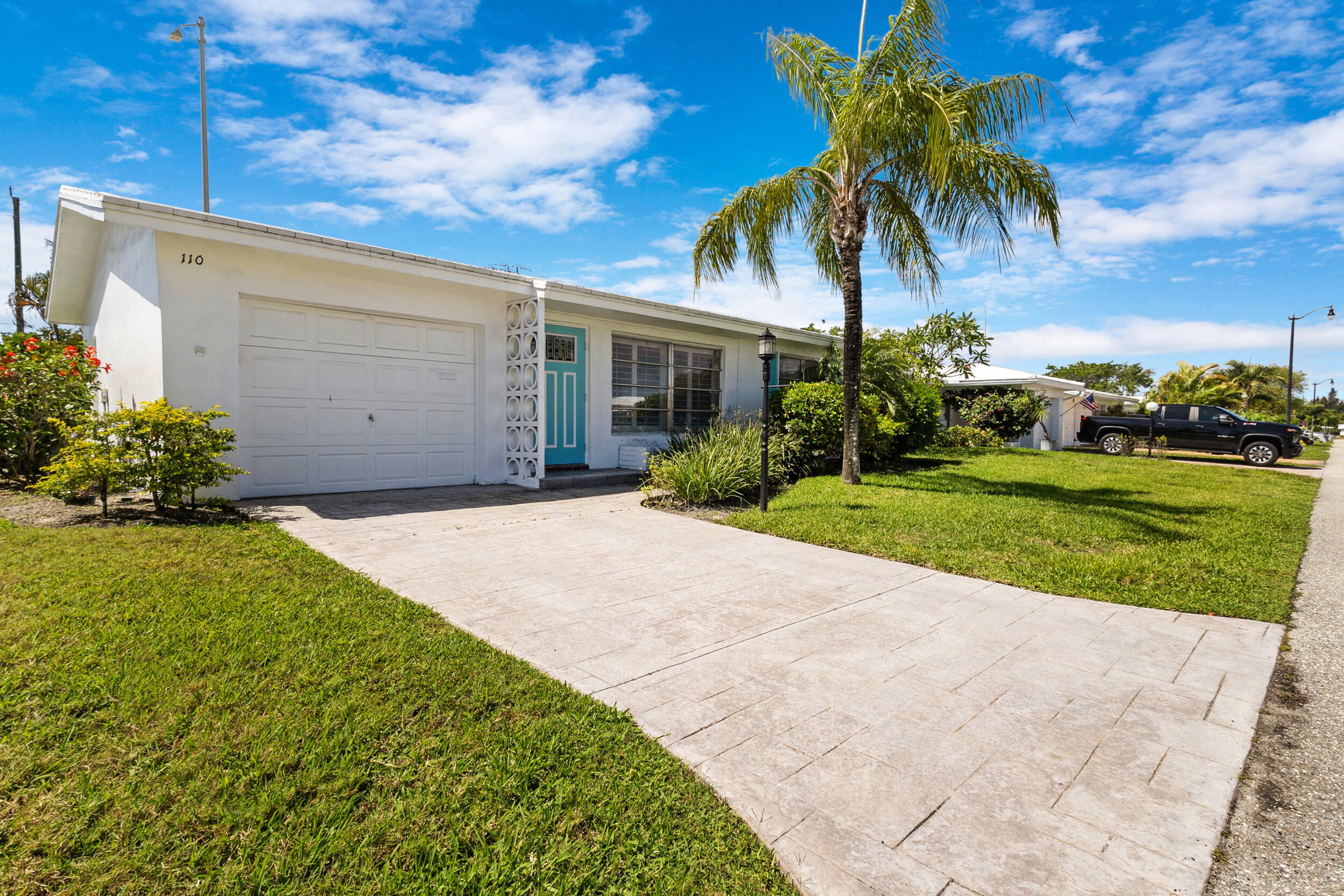 Foto de propiedad en 110 NW 24th Court, Pompano Beach, FL 33064 Pompano Beach con MLS# 
