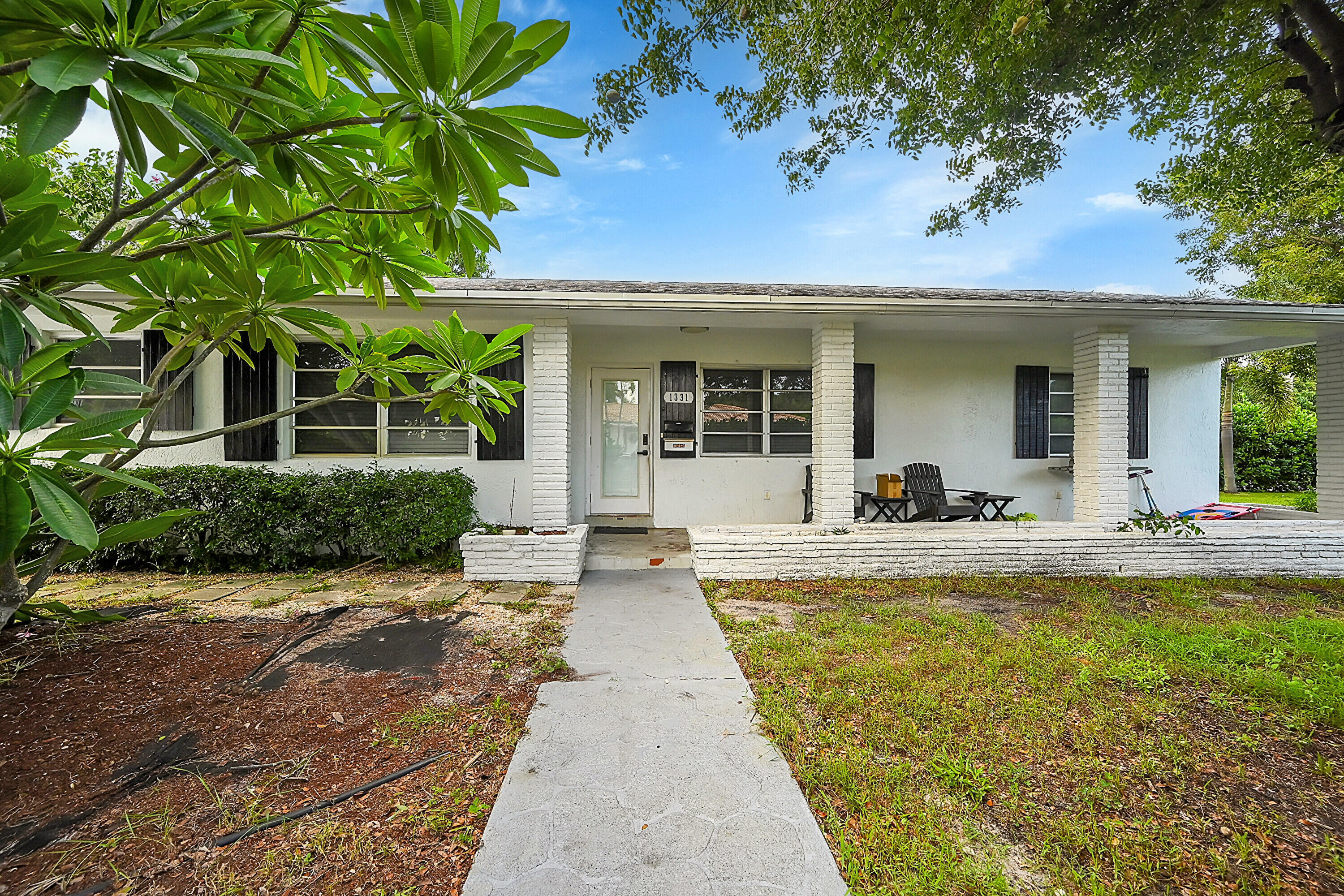 Foto de propiedad en 1331 S Palmway, Lake Worth Beach, FL 33460 Lake Worth Beach con MLS# 