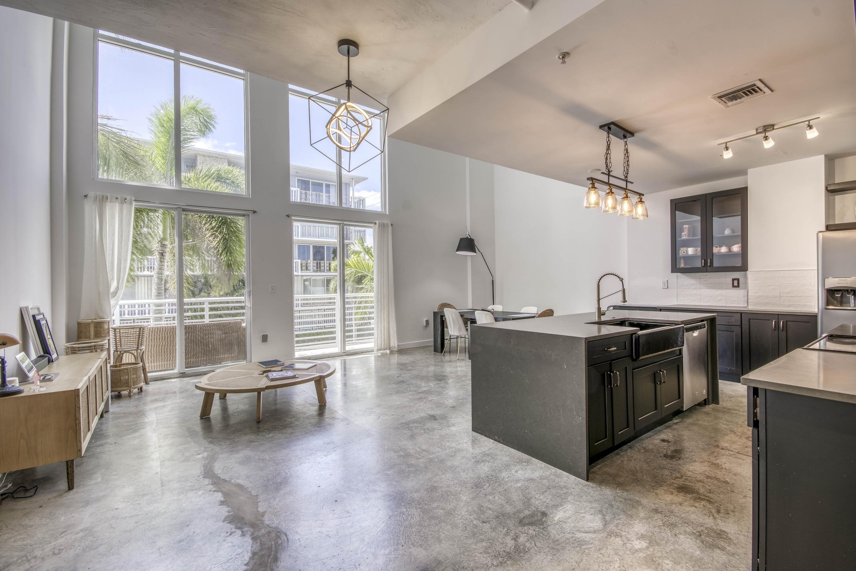 Foto de propiedad en 108 Lake Avenue 202, Lake Worth Beach, FL 33460 Lake Worth Beach con MLS# 