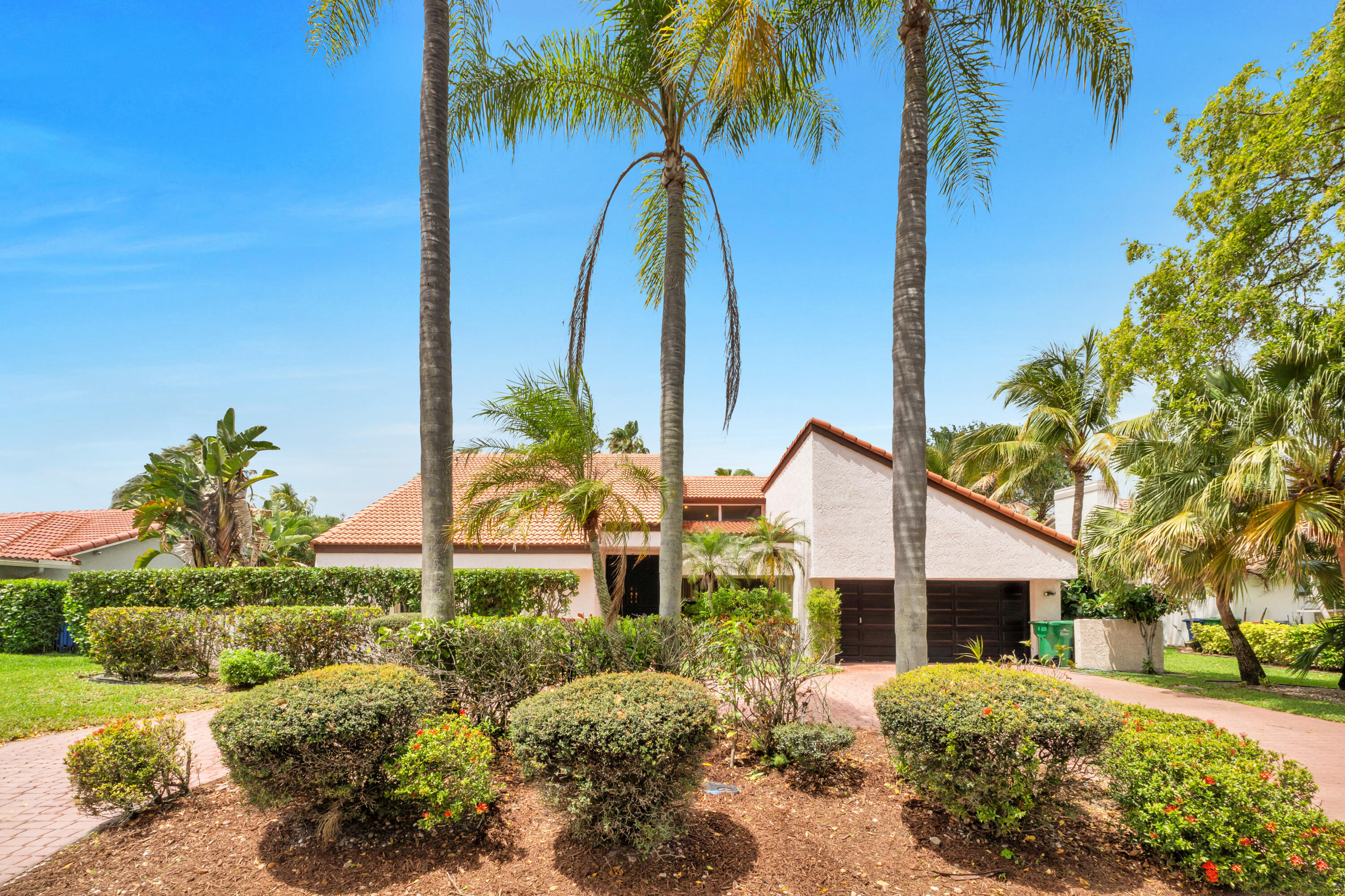 Foto de propiedad en 5040 NW 88th Lane, Coral Springs, FL 33067 Coral Springs con MLS# 