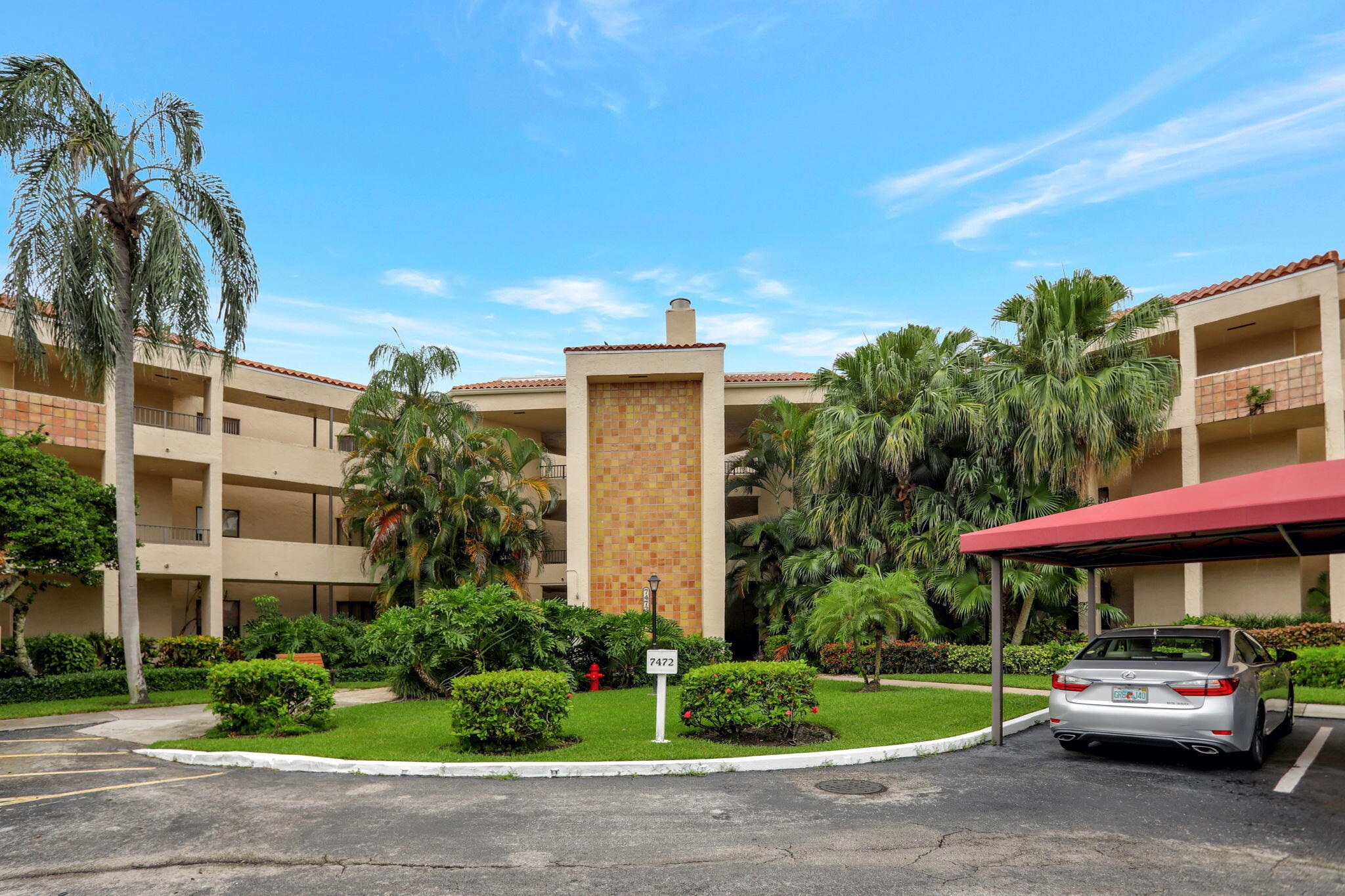 Foto de propiedad en 7472 La Paz Boulevard 304, Boca Raton, FL 33433 Boca Raton con MLS# 