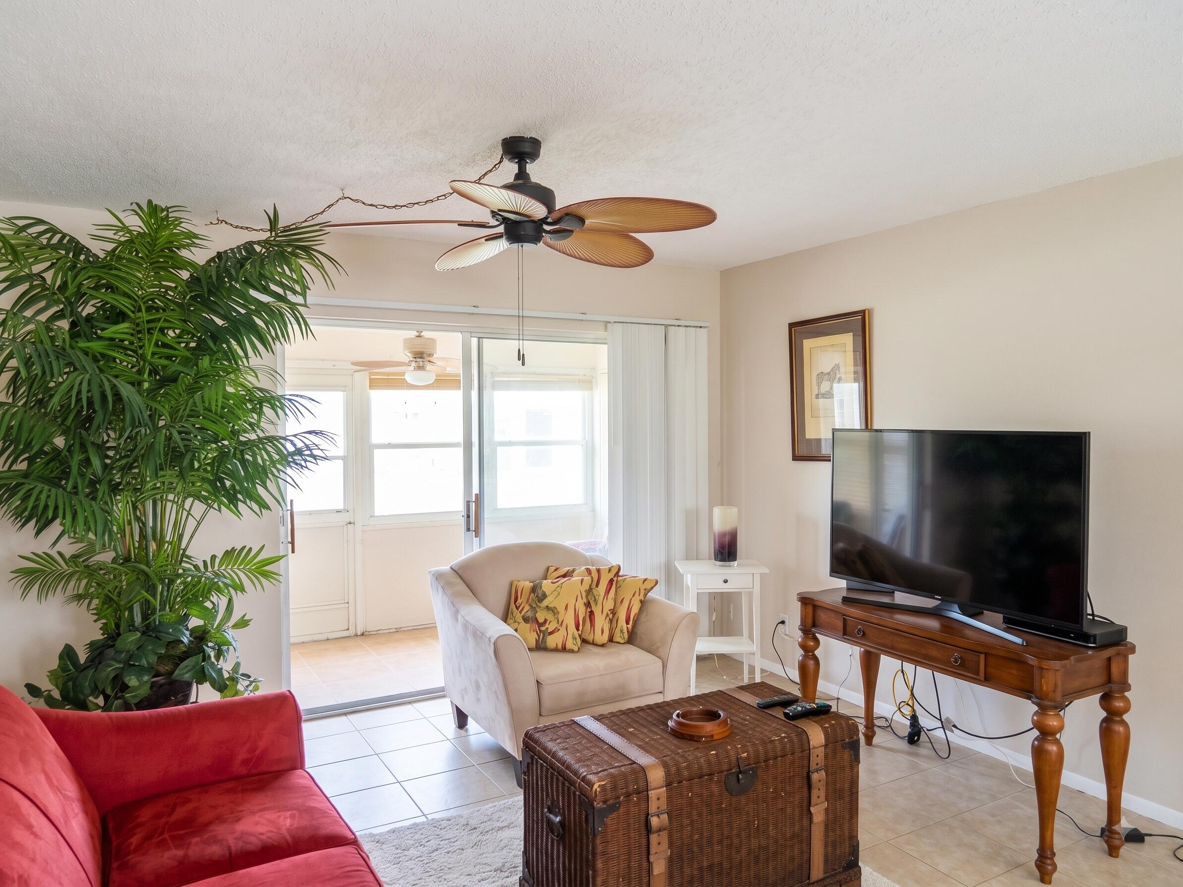 Foto de propiedad en 2971 W Ashley Dr Drive W B, West Palm Beach, FL 33415 West Palm Beach con MLS# 