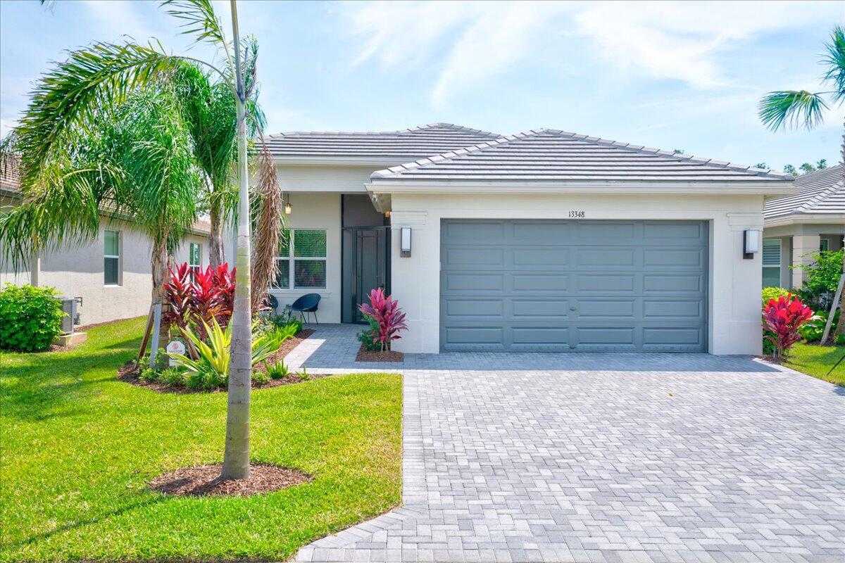 Foto de propiedad en 13348 SW River Rock Road, Port St. Lucie, FL 34987 Port St. Lucie con MLS# 