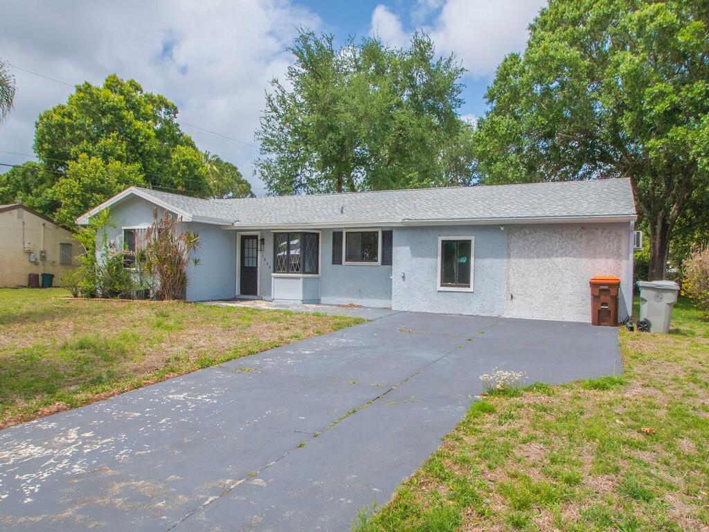 Foto de propiedad en 1846 24th Place SW, Vero Beach, FL 32962 Vero Beach con MLS# 