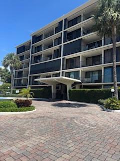 Foto de propiedad en 225 S Beach Road Unit 205, Jupiter, FL 33469 Jupiter con MLS# 