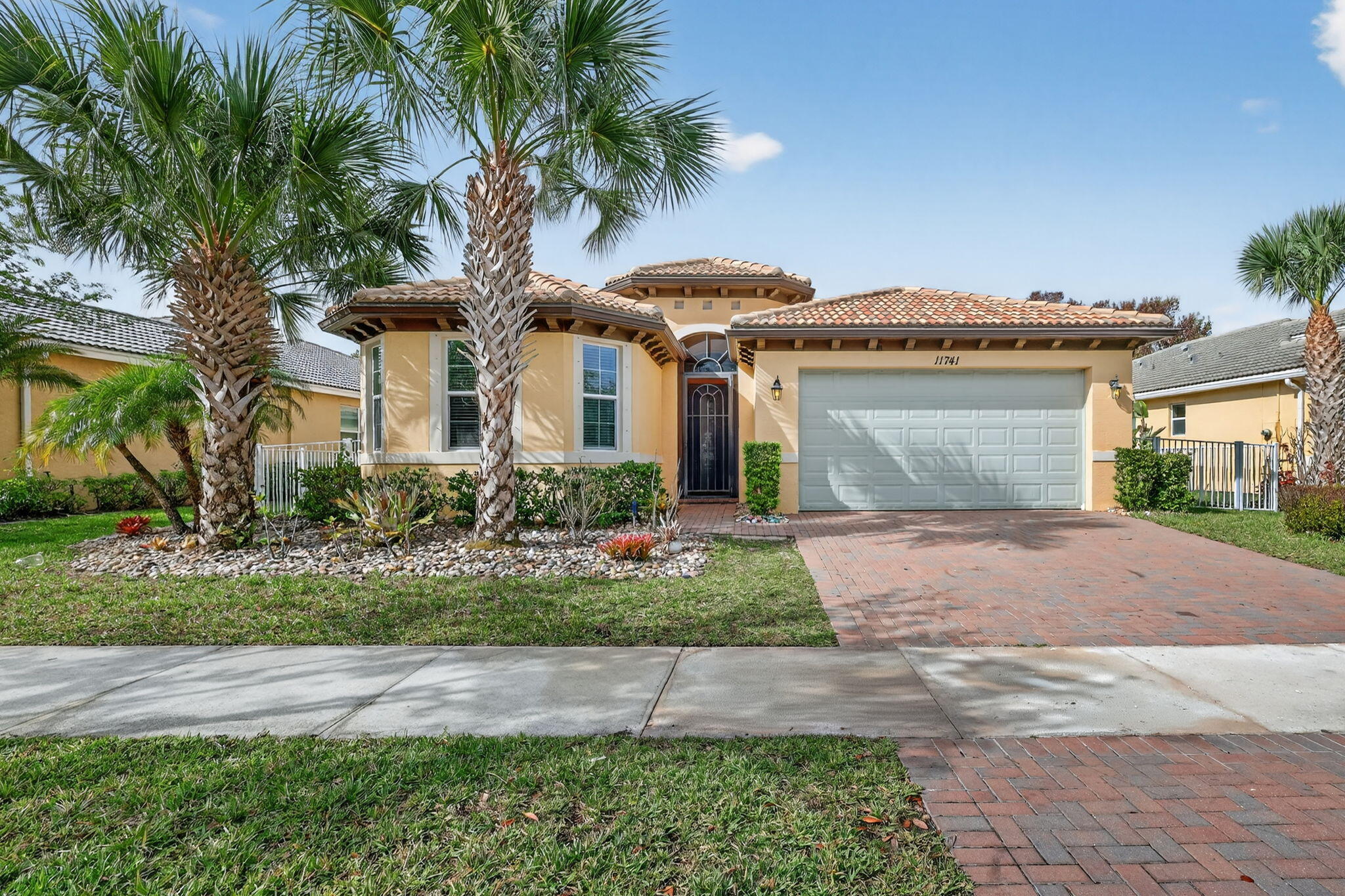Foto de propiedad en 11741 SW Bennington Circle, Port St. Lucie, FL 34987 Port St. Lucie con MLS# 