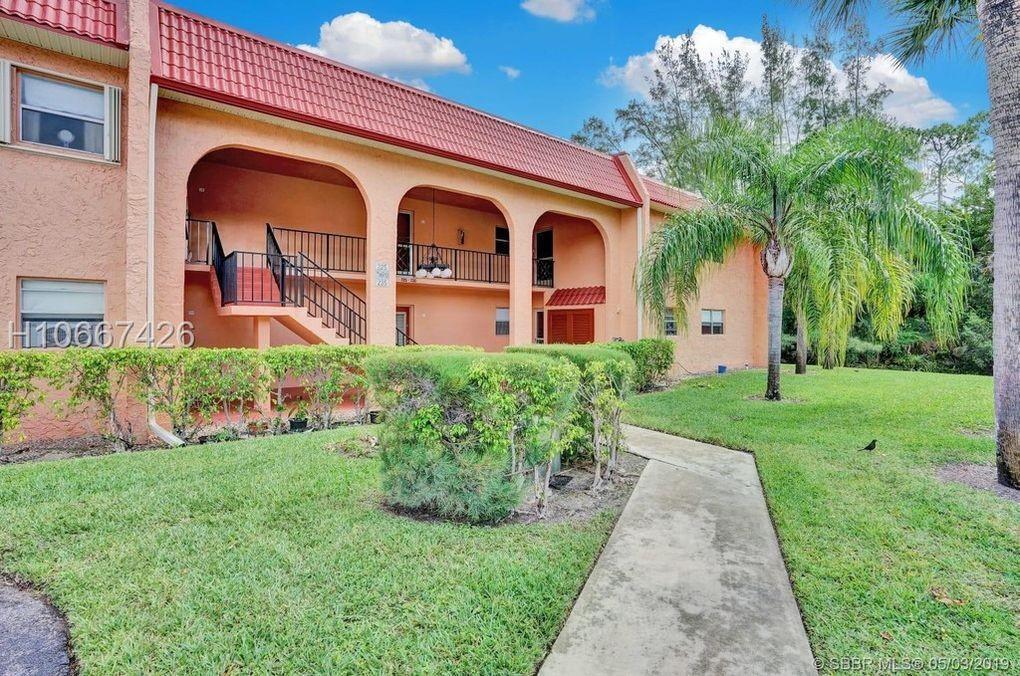 Foto de propiedad en 235 Lake Dora Drive 235, West Palm Beach, FL 33411 West Palm Beach con MLS# 