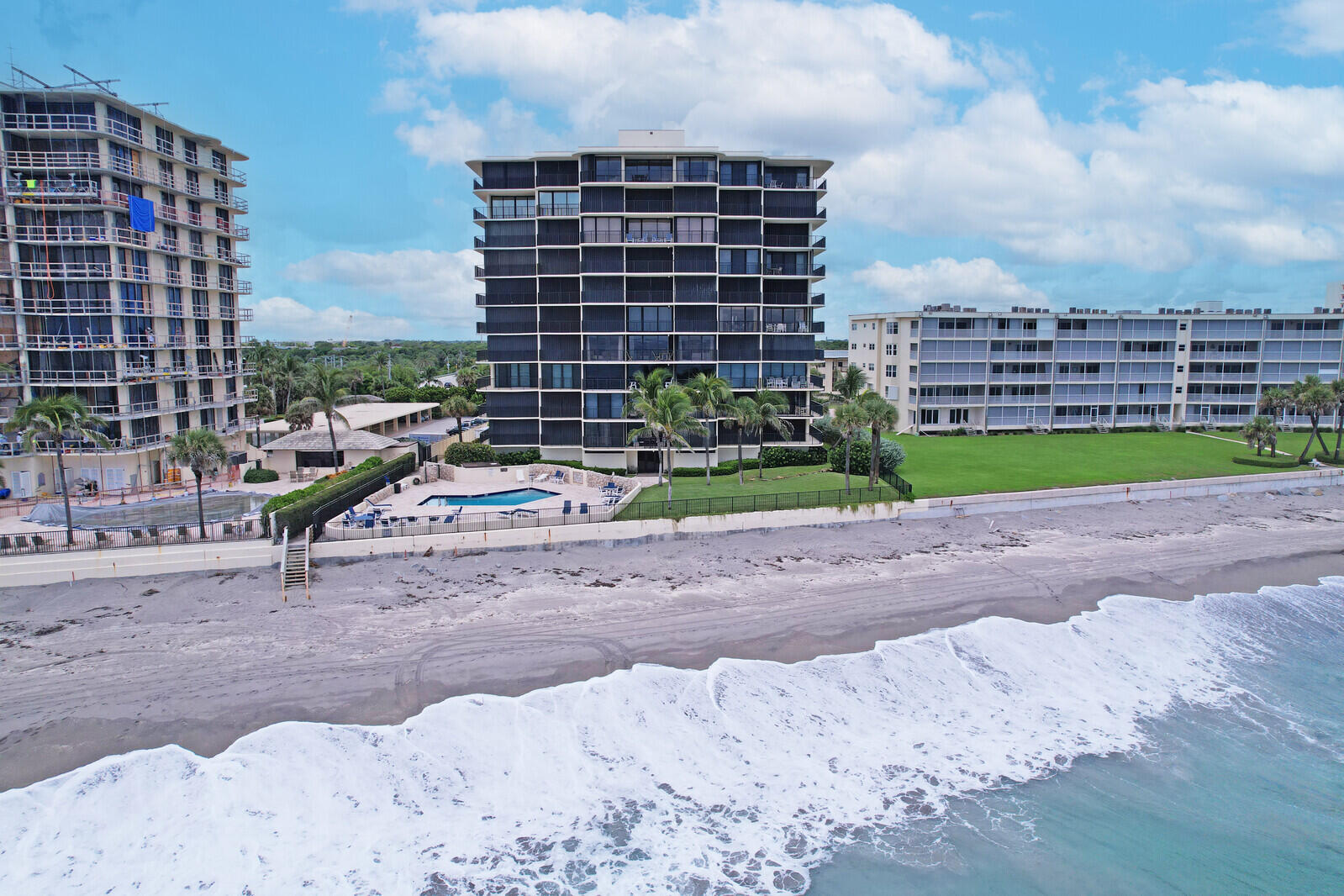 Foto de propiedad en 200 S Beach Road 802, Tequesta, FL 33469 Tequesta con MLS# 