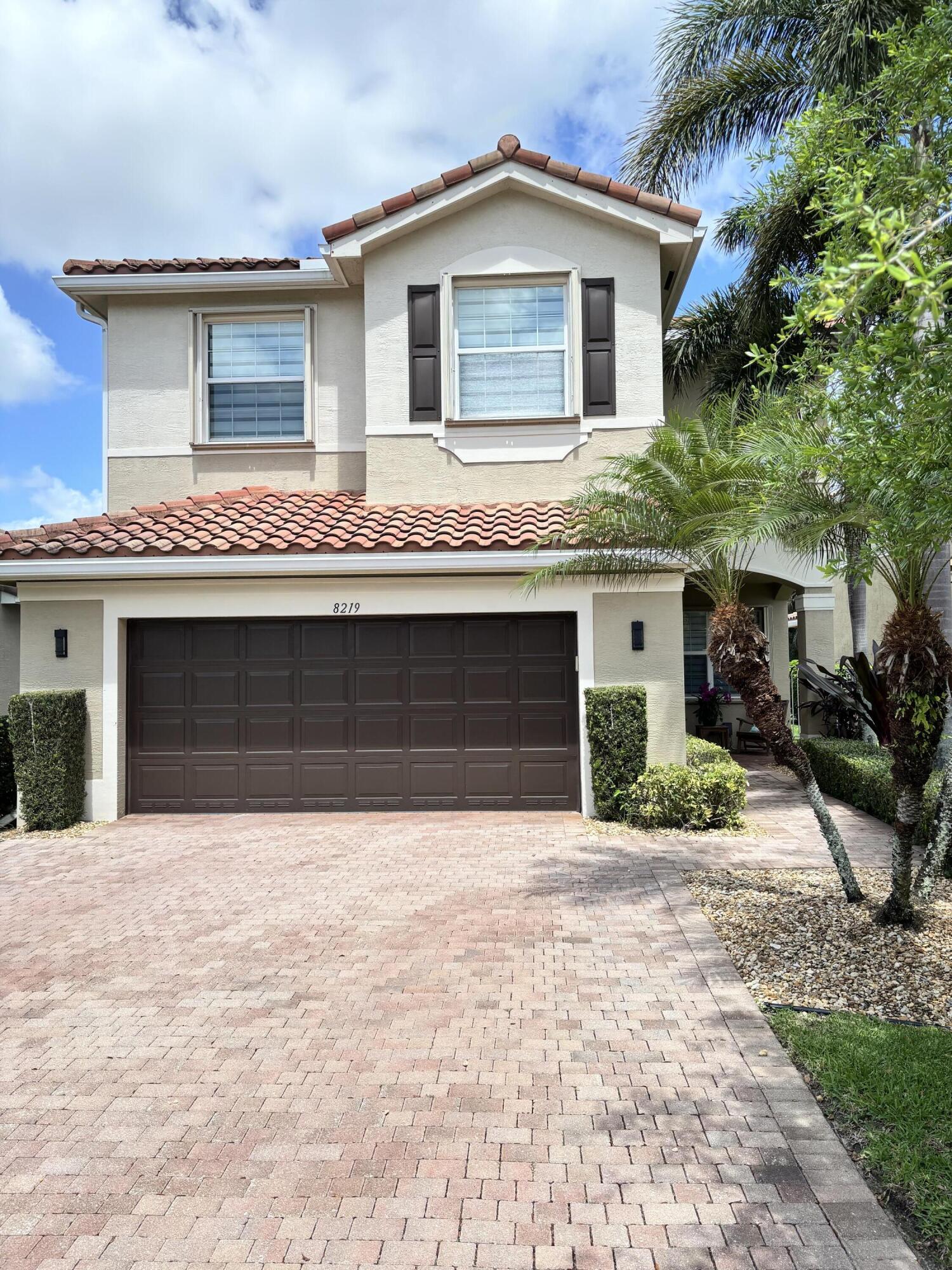 Foto de propiedad en 8219 Calabria Lakes Drive, Boynton Beach, FL 33473 Boynton Beach con MLS# 