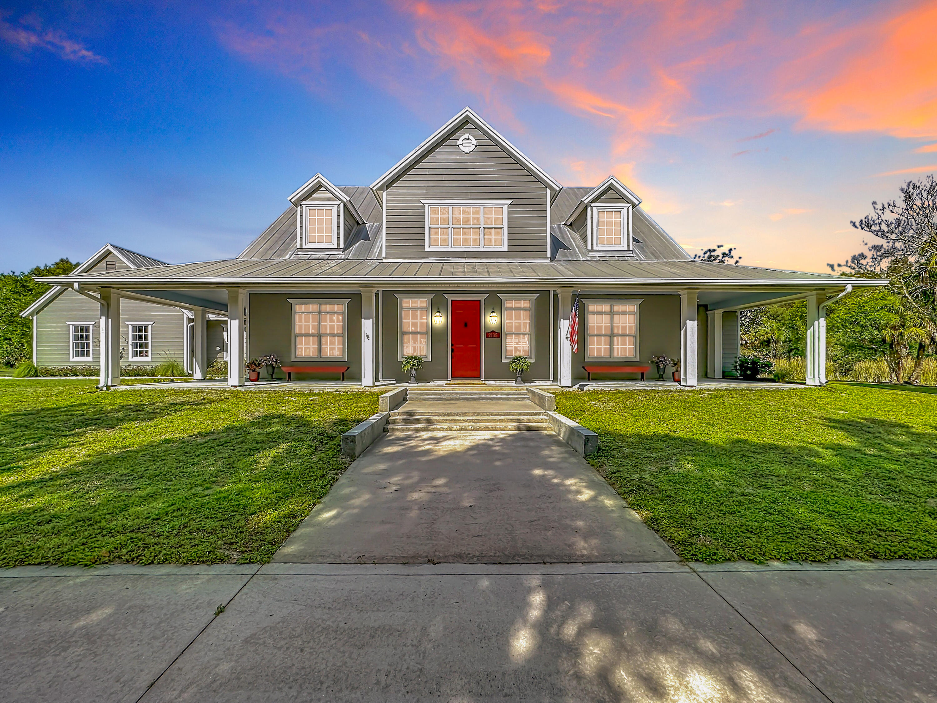 Foto de propiedad en 2135 55th Avenue SW, Vero Beach, FL 32968 Vero Beach con MLS# 