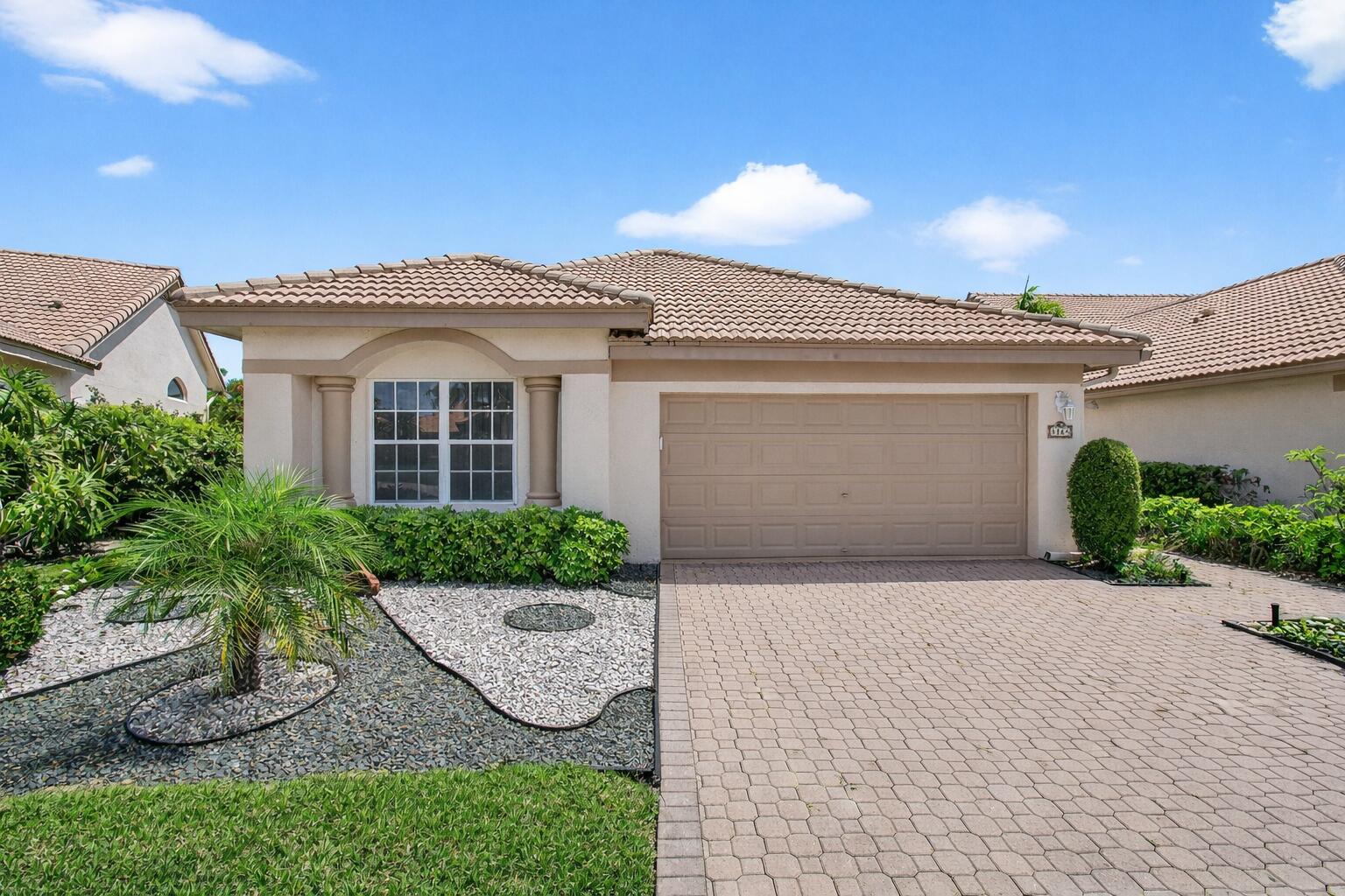 Foto de propiedad en 8864 Shoal Creek Lane, Boynton Beach, FL 33472 Boynton Beach con MLS# 