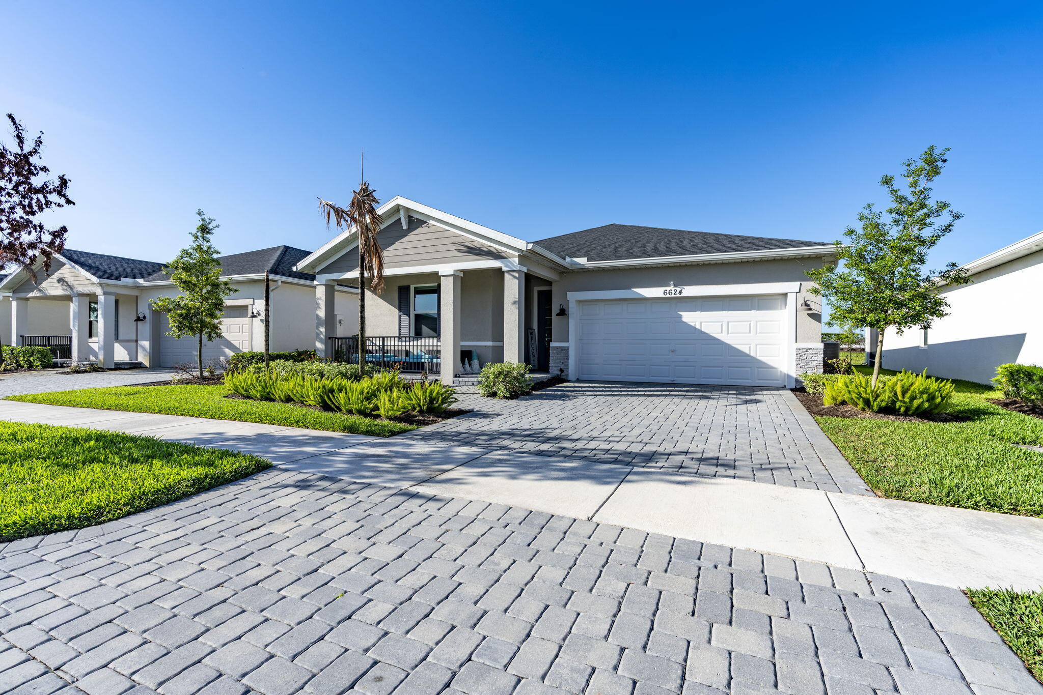 Foto de propiedad en 6624 NW Cloverdale Avenue, Port St. Lucie, FL 34987 Port St. Lucie con MLS# 