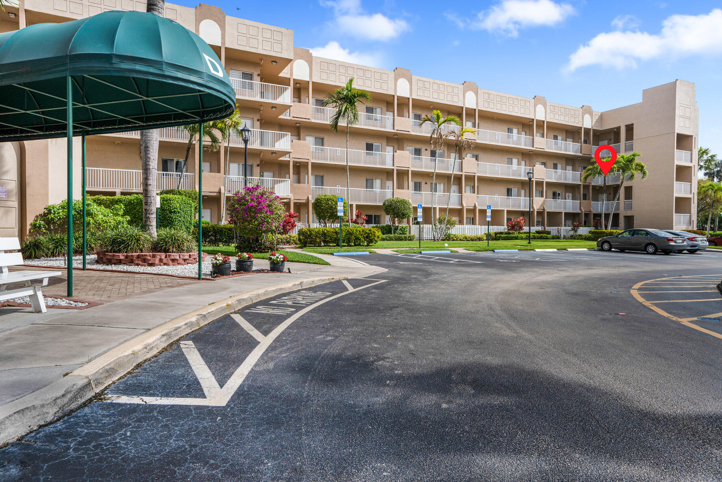 Foto de propiedad en 7647 Southampton Terrace 318, Tamarac, FL 33321 Tamarac con MLS# 