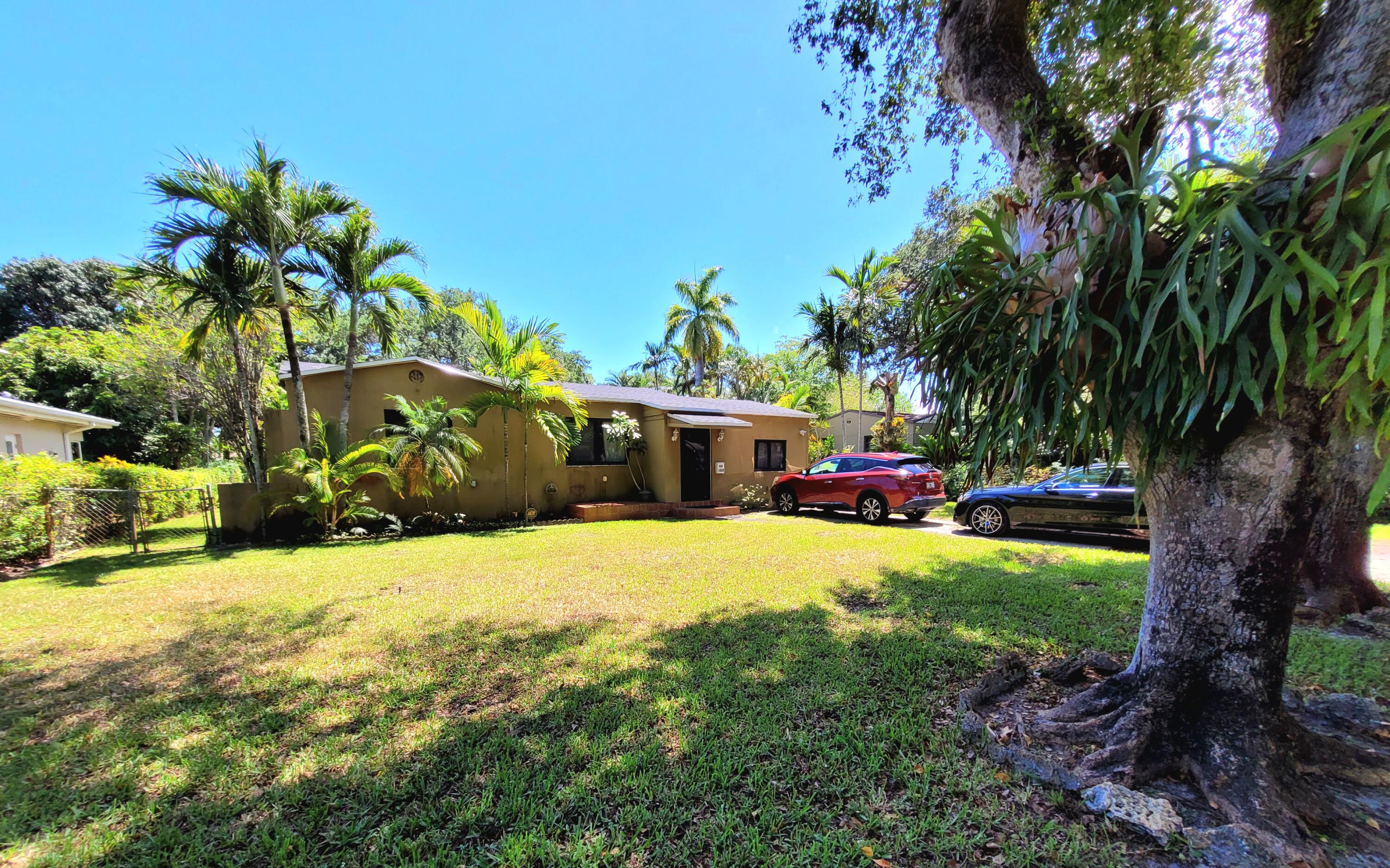 Foto de propiedad en 1060 NE 122nd Street, North Miami, FL 33161 North Miami con MLS# 