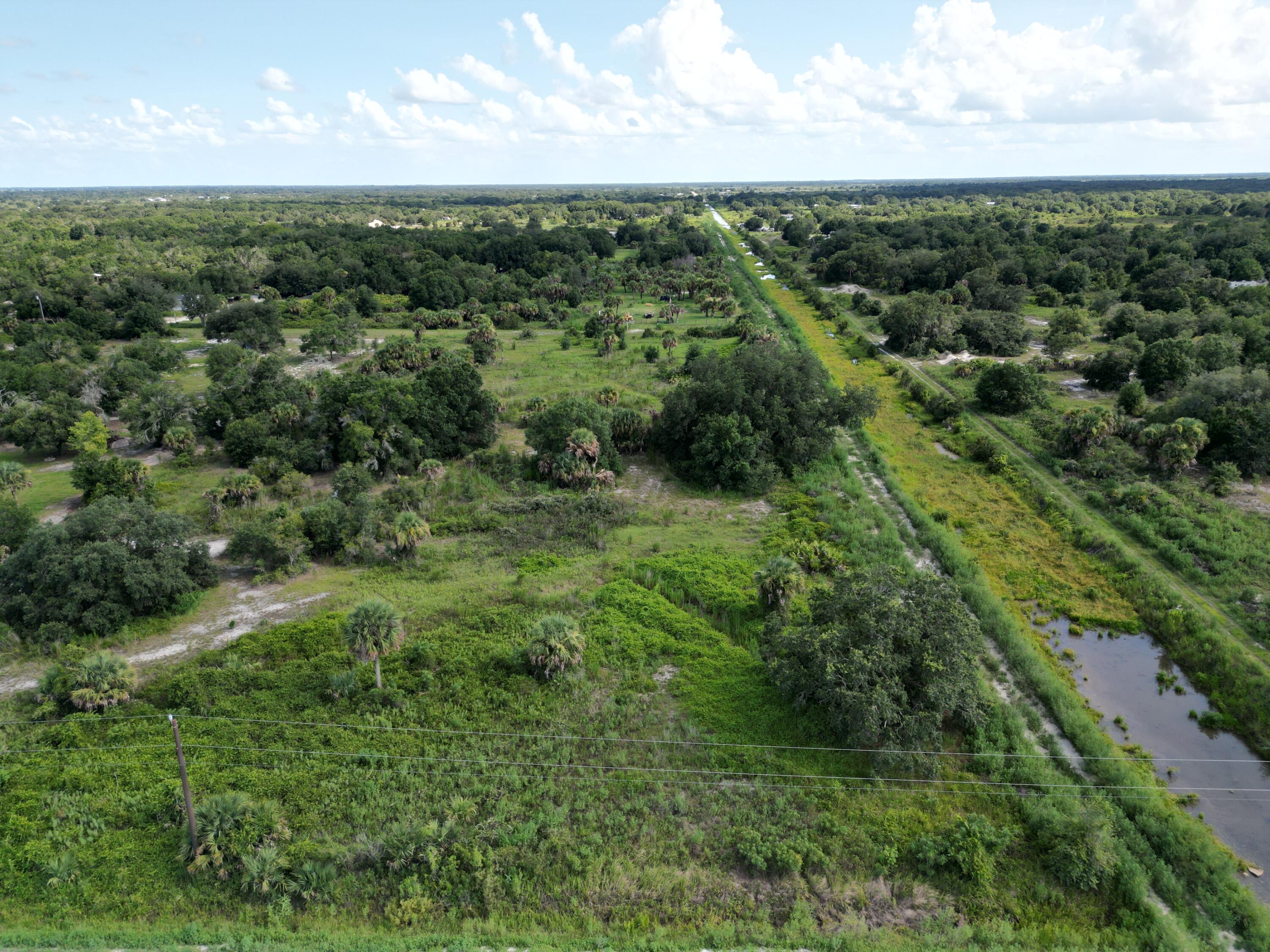Foto de propiedad en 19984 NW 272nd Street, Okeechobee, FL 34972 Okeechobee con MLS# 
