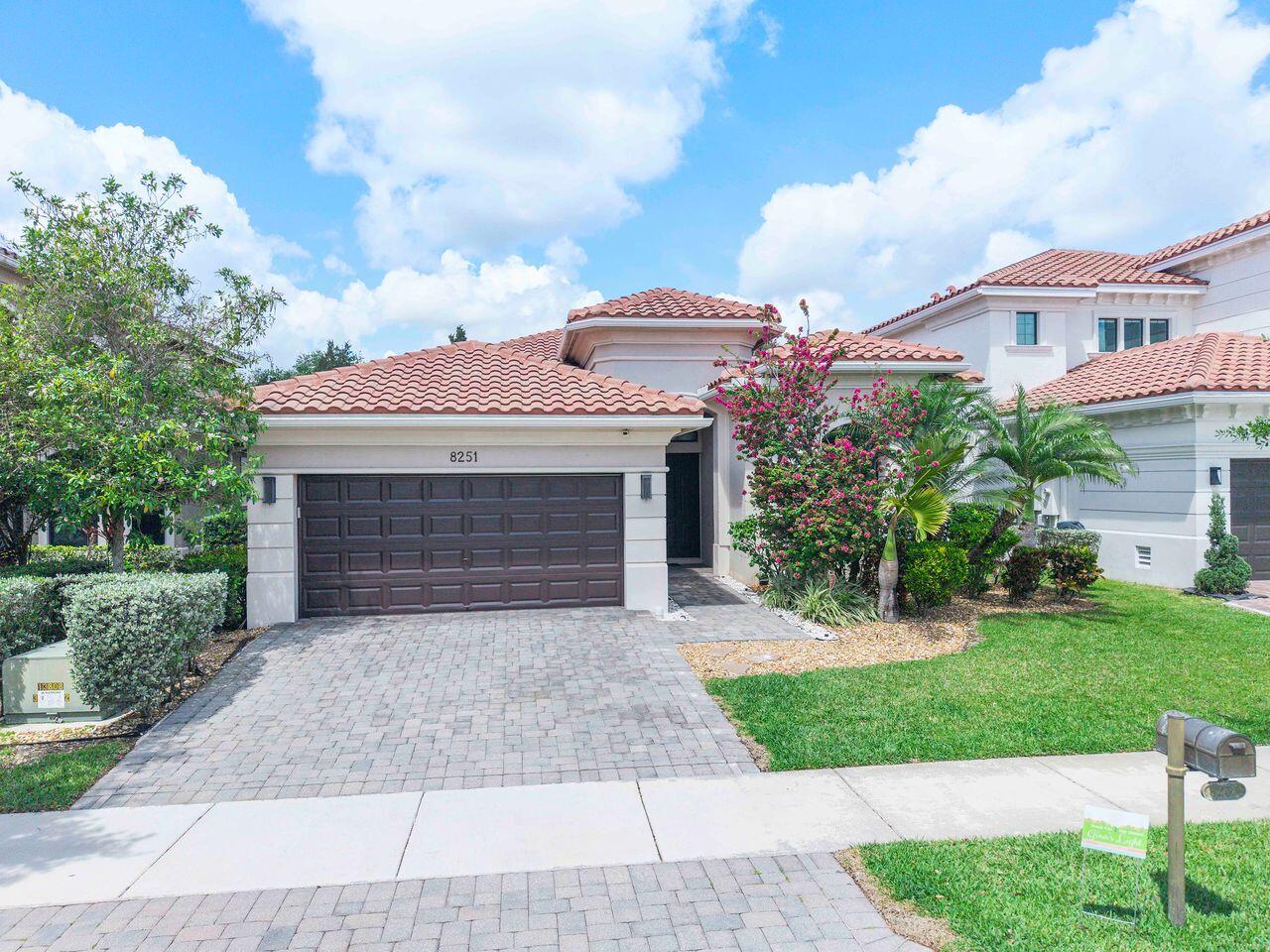 Foto de propiedad en 8251 Canopy Terrace, Parkland, FL 33076 Parkland con MLS# 