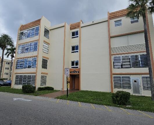 Foto de propiedad en 2501 NW 41st Avenue, Lauderhill, FL 33313 Lauderhill con MLS# 