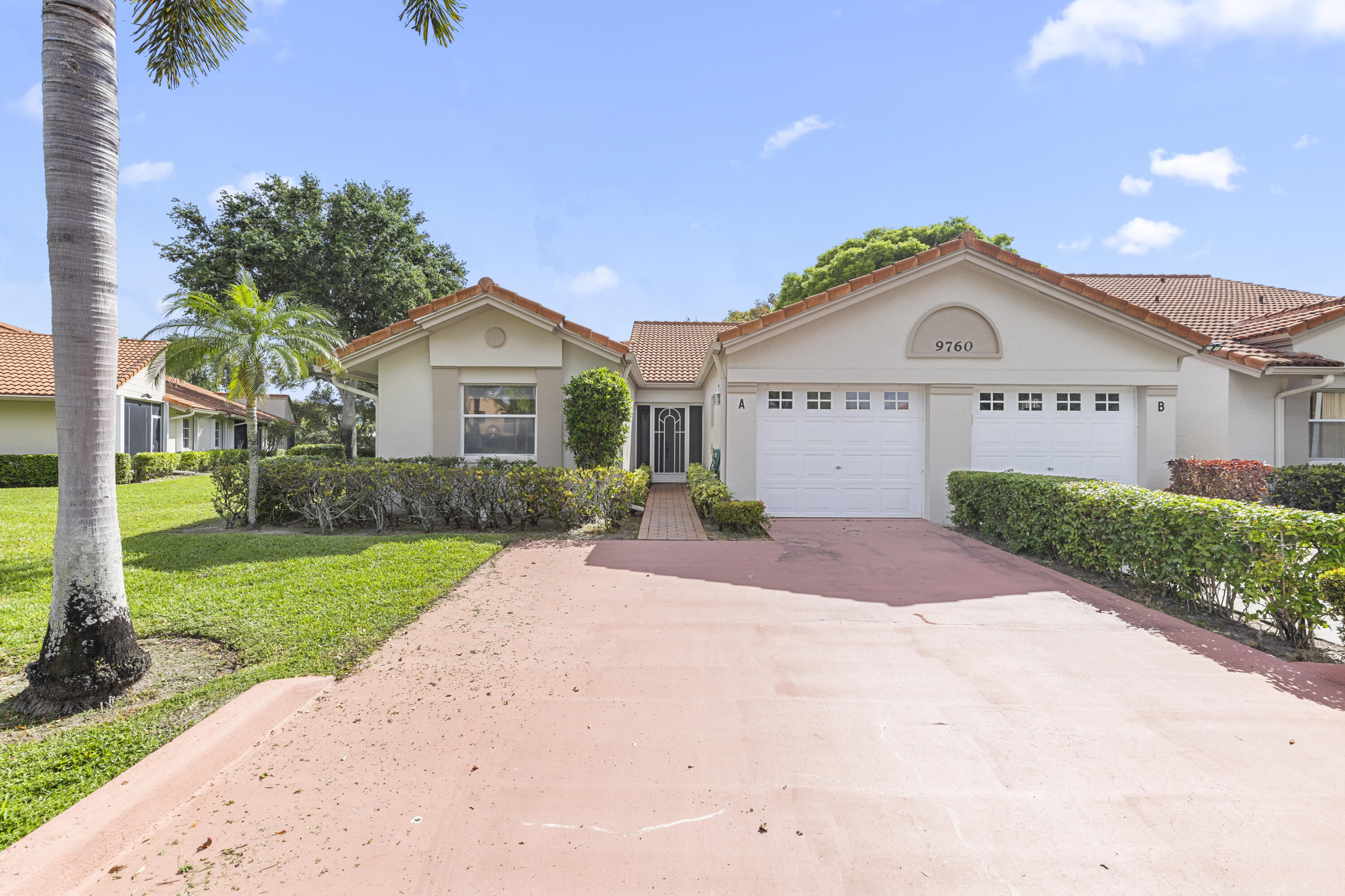 Foto de propiedad en 9760 Summerbrook Terrace A, Boynton Beach, FL 33437 Boynton Beach con MLS# 