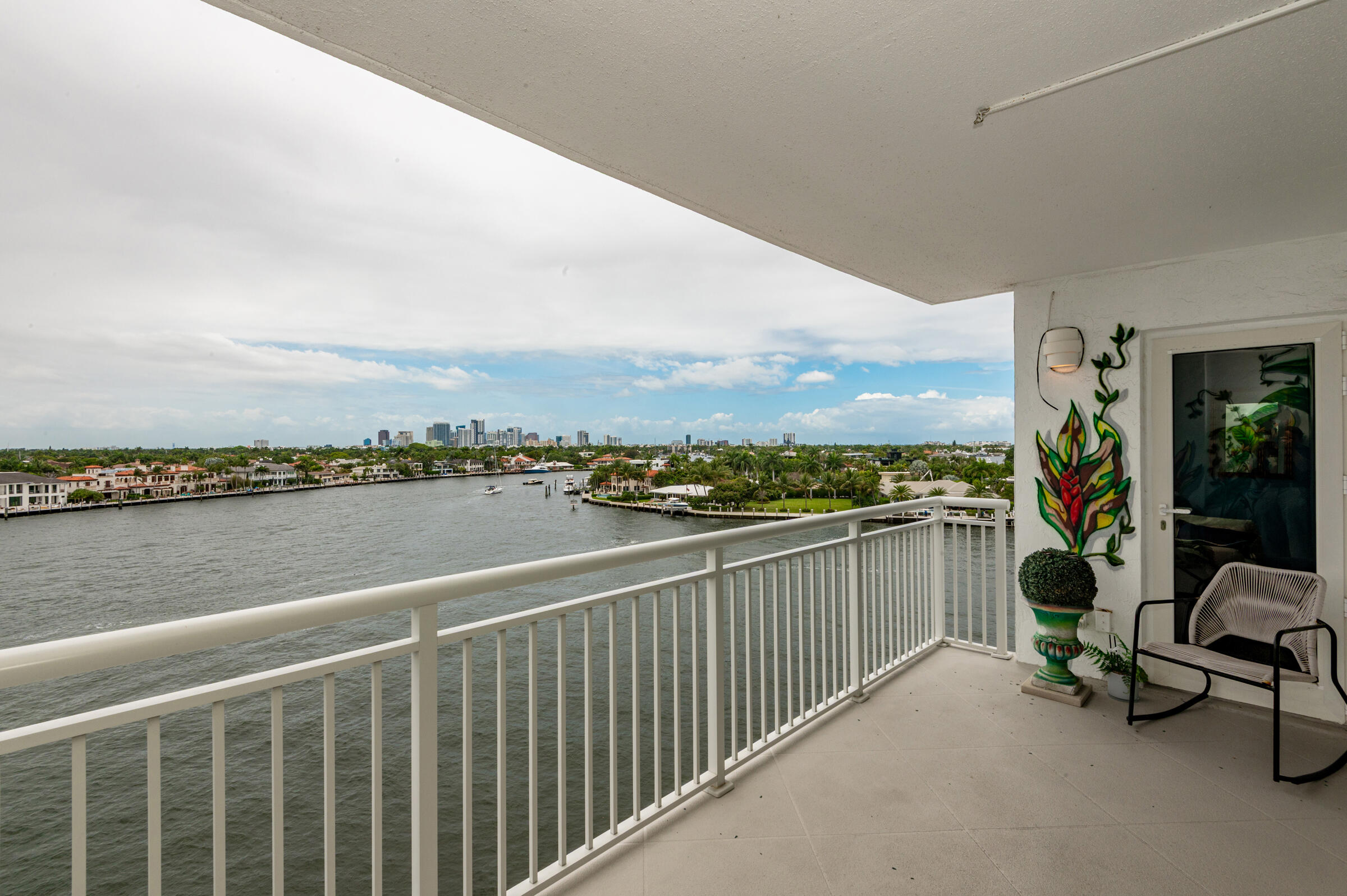 Foto de propiedad en 511 Bayshore Drive 707, Fort Lauderdale, FL 33304 Fort Lauderdale con MLS# 