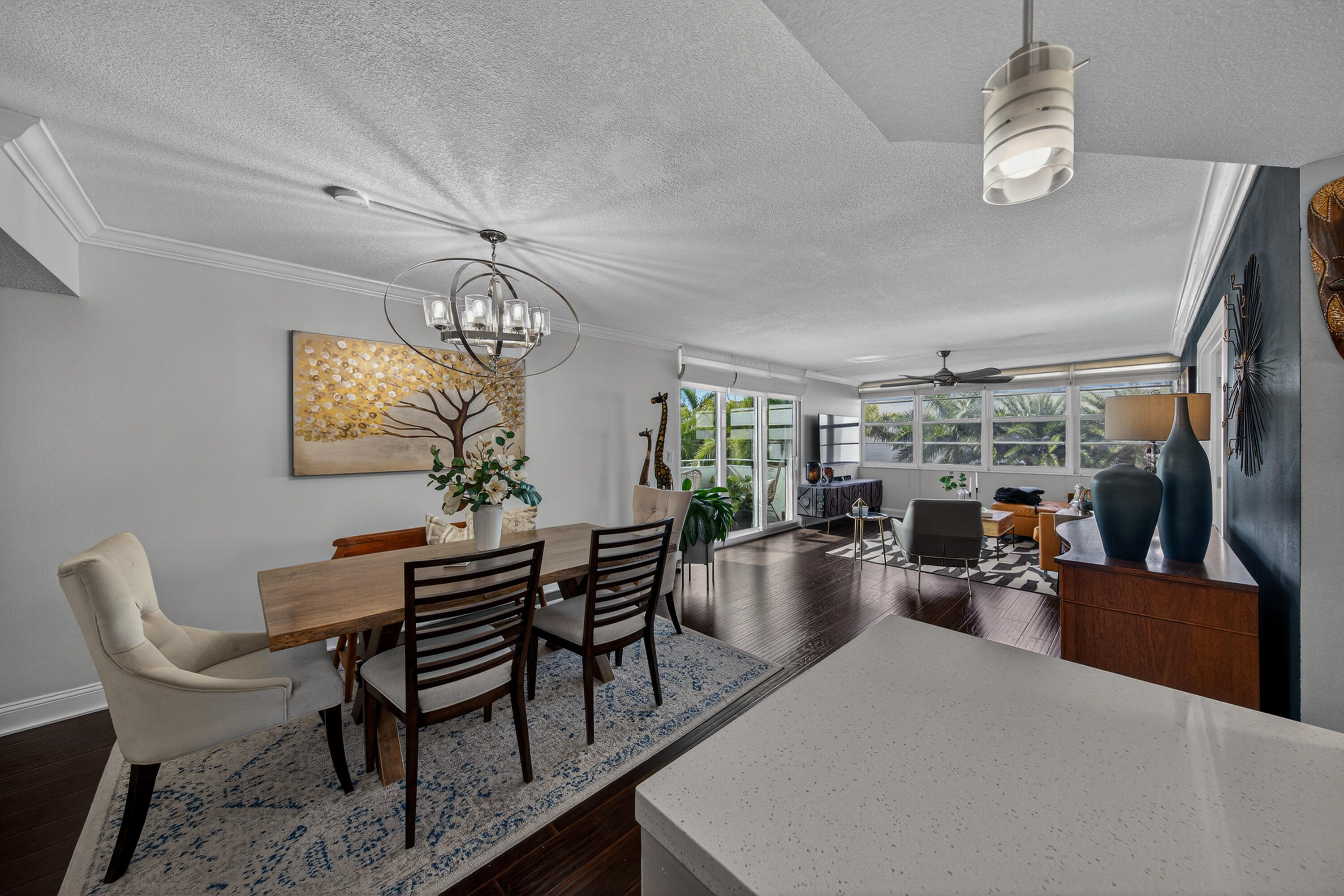 Foto de propiedad en 1170 N Federal Highway 411, Fort Lauderdale, FL 33304 Fort Lauderdale con MLS# 