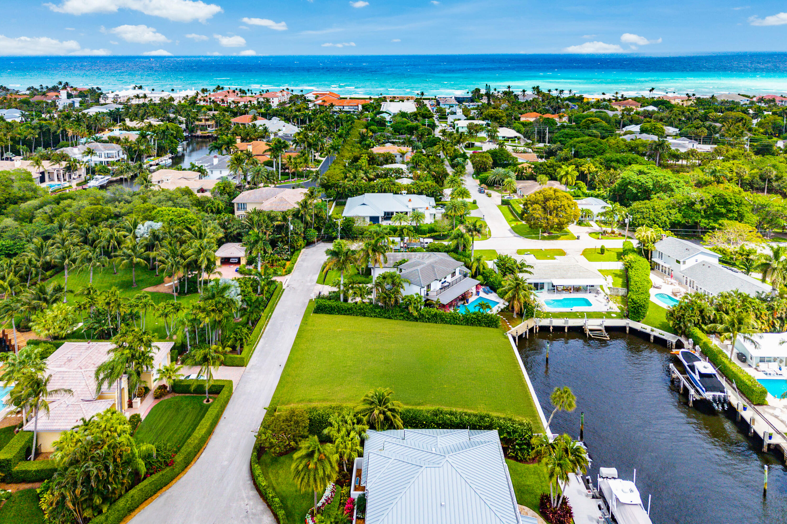 Foto de propiedad en 29 Hibiscus Way, Ocean Ridge, FL 33435 Ocean Ridge con MLS# 