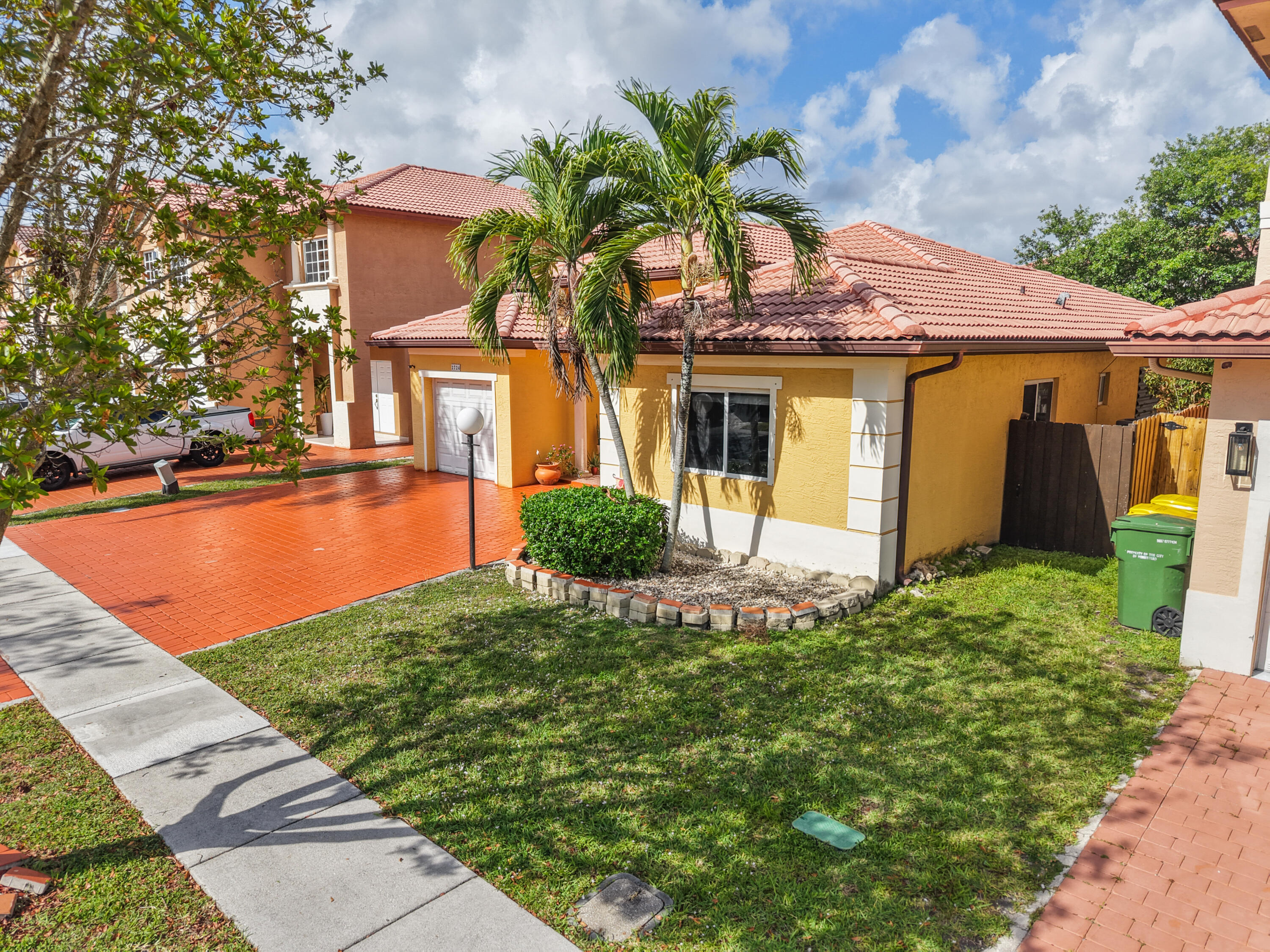 Foto de propiedad en 2724 NE 42nd Avenue, Homestead, FL 33033 Homestead con MLS# 