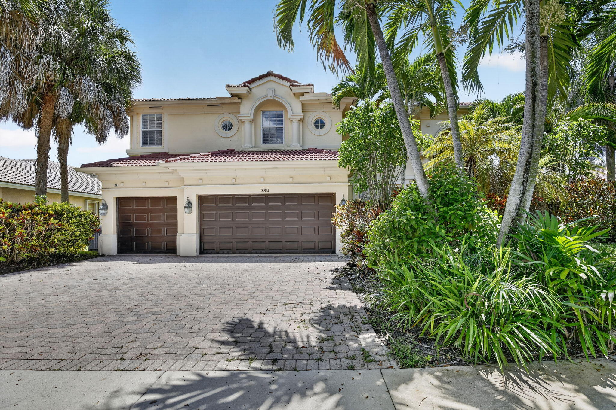 Foto de propiedad en 13382 Lakepointe Circle, Cooper City, FL 33330 Cooper City con MLS# 