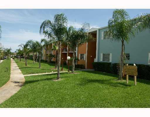 Foto de propiedad en 1501 Crescent Circle C20, Lake Park, FL 33403 Lake Park con MLS# 