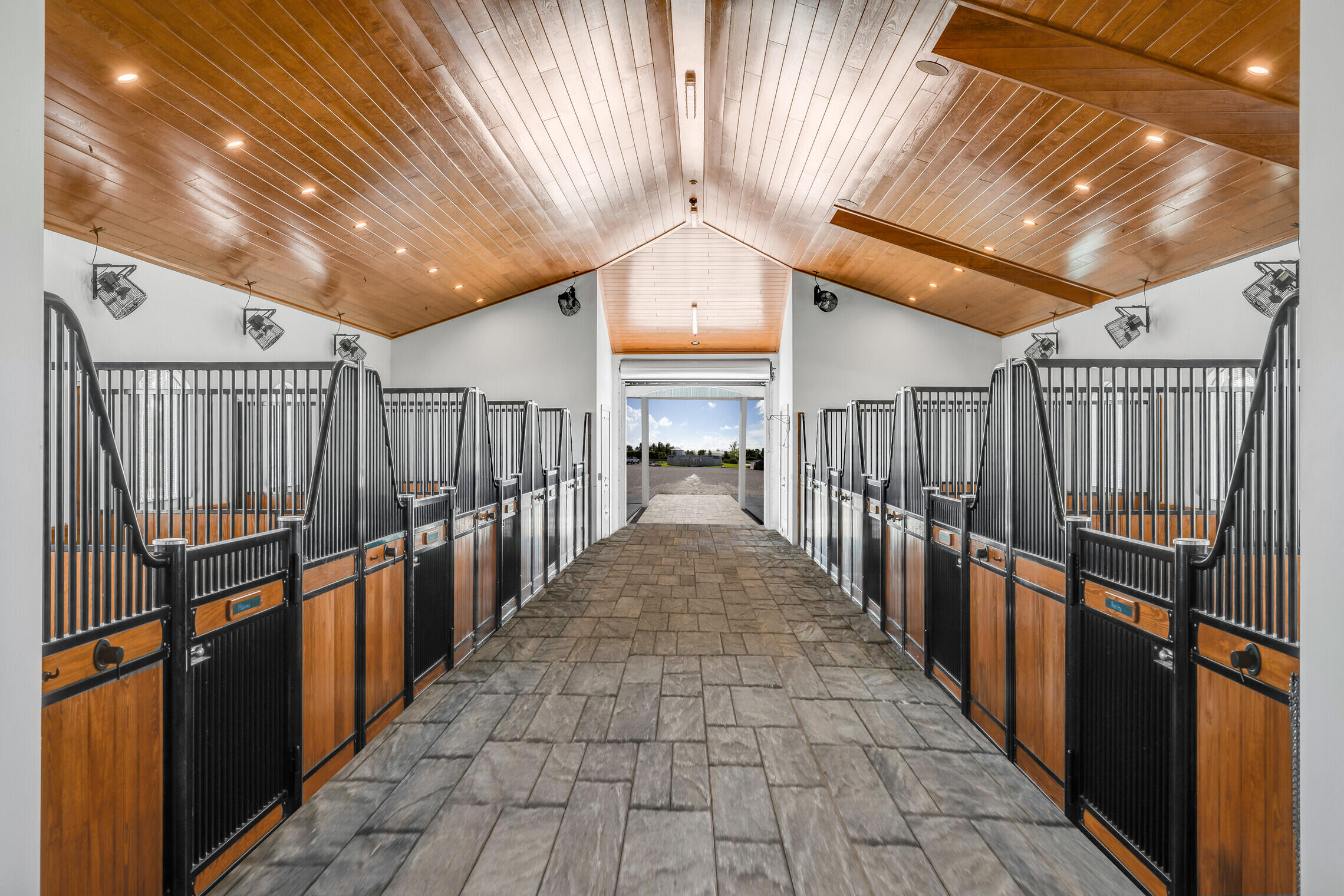 Foto de propiedad en 5181 Lasso Way, Wellington, FL 33449 Wellington con MLS# 
