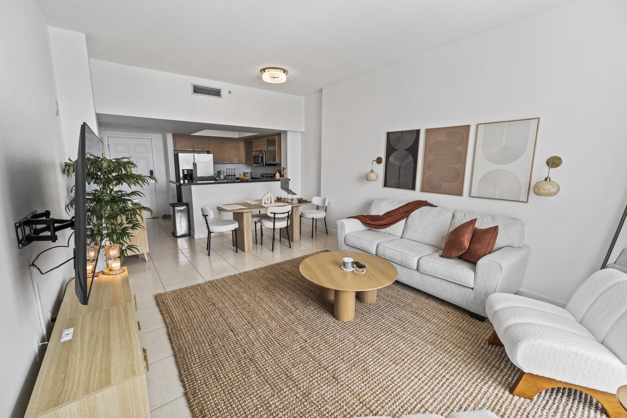 Foto de propiedad en 140 S Dixie Highway 1002, Hollywood, FL 33020 Hollywood con MLS# 