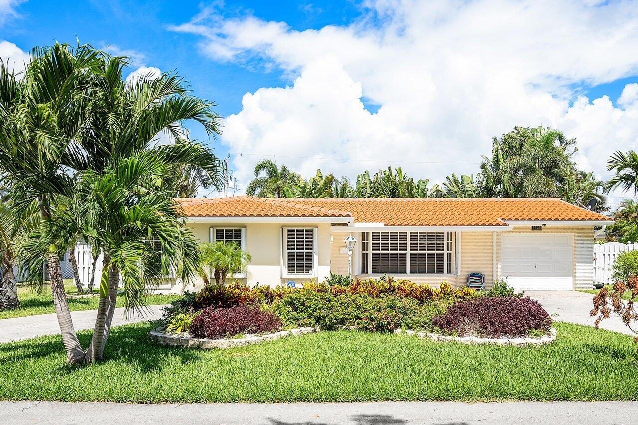 Foto de propiedad en 5221 NE 26th Avenue, Lighthouse Point, FL 33064 Lighthouse Point con MLS# 