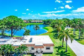 Foto de propiedad en 435 SW Natura Avenue A, Deerfield Beach, FL 33441 Deerfield Beach con MLS# 