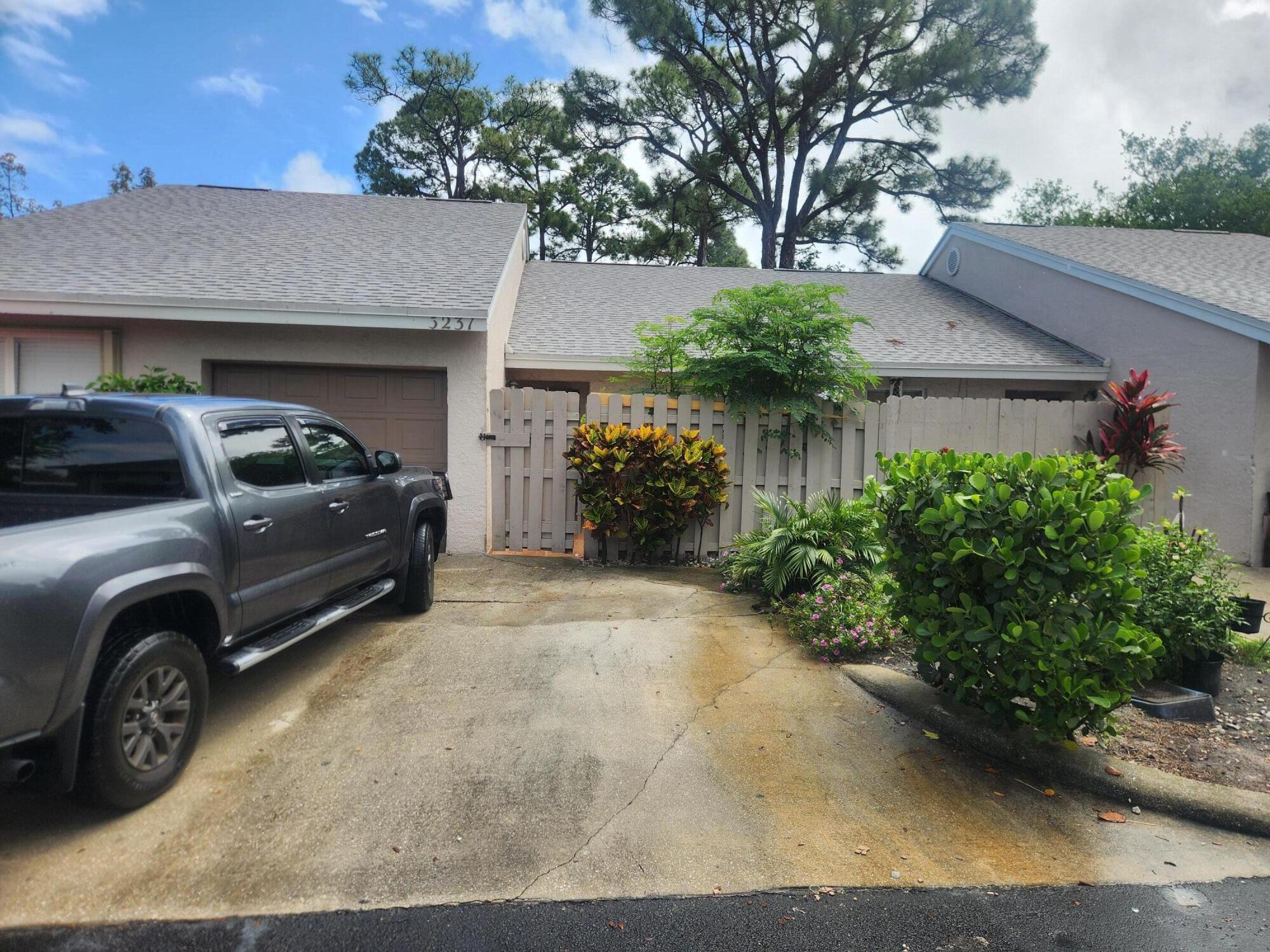 Alquilada 5231 S Pine Abbey Dr Drive S, West Palm Beach, FL 33415, West Palm Beach, FL 33415