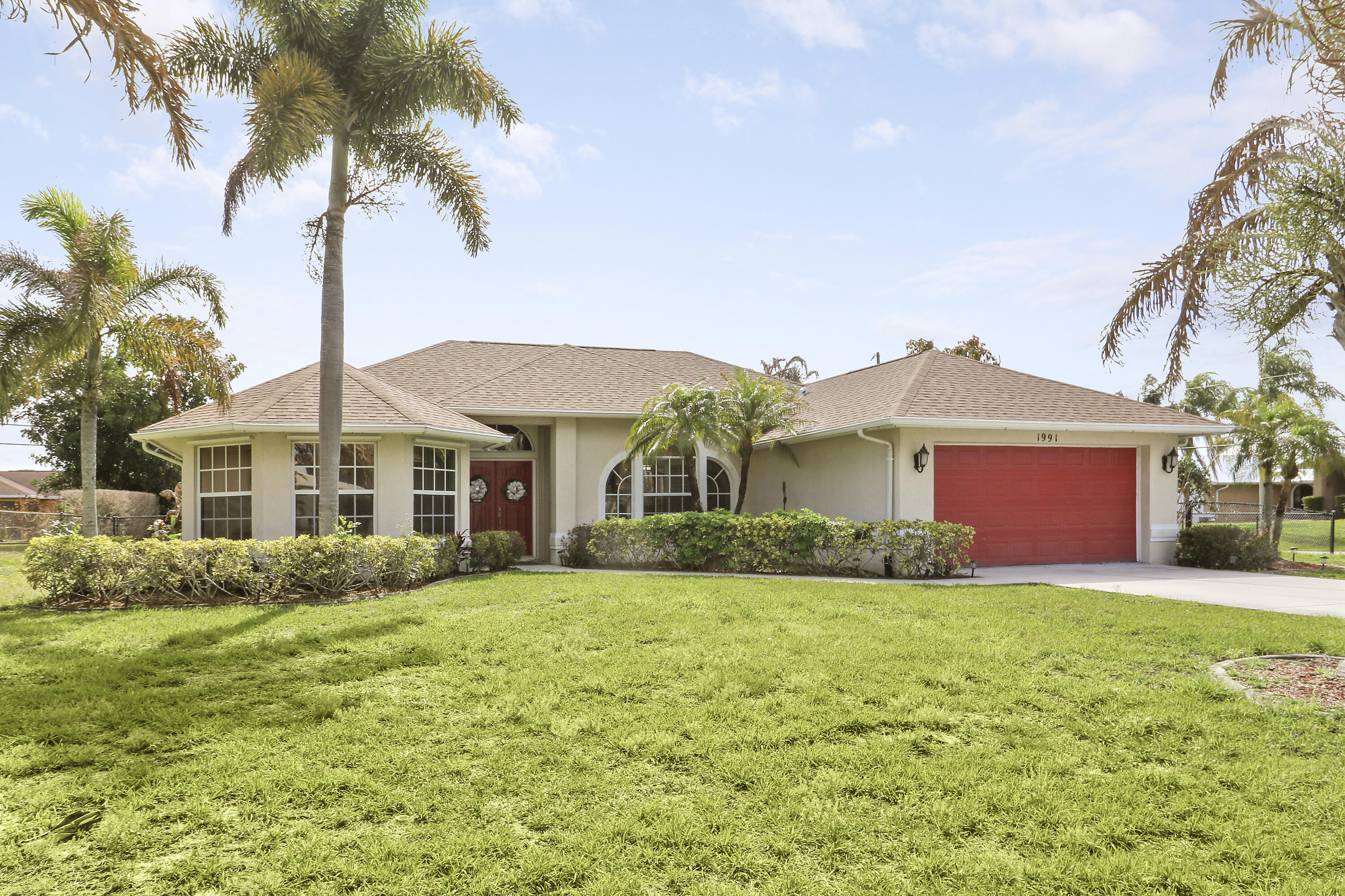 Foto de propiedad en 1991 SE Manth Lane, Port St. Lucie, FL 34983 Port St. Lucie con MLS# 