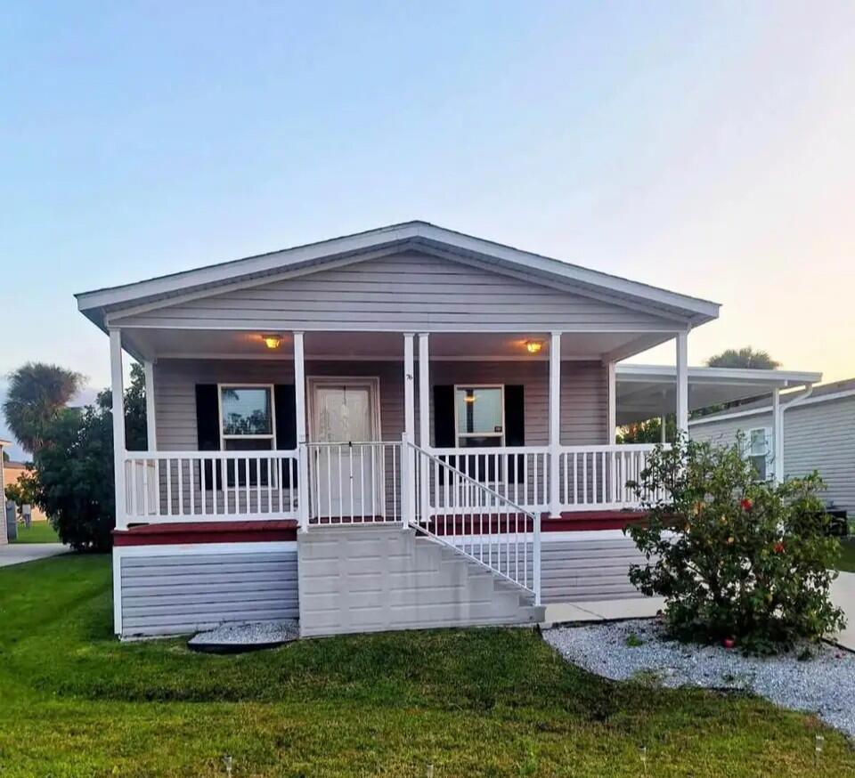 Foto de propiedad en 76 Sandhill Boulevard, Fort Pierce, FL 34982 Fort Pierce con MLS# 