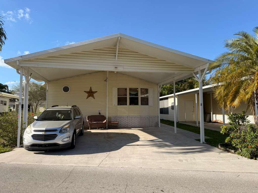 Foto de propiedad en 2 S 4 Seasons Road, Palm Beach Gardens, FL 33410 Palm Beach Gardens con MLS# 