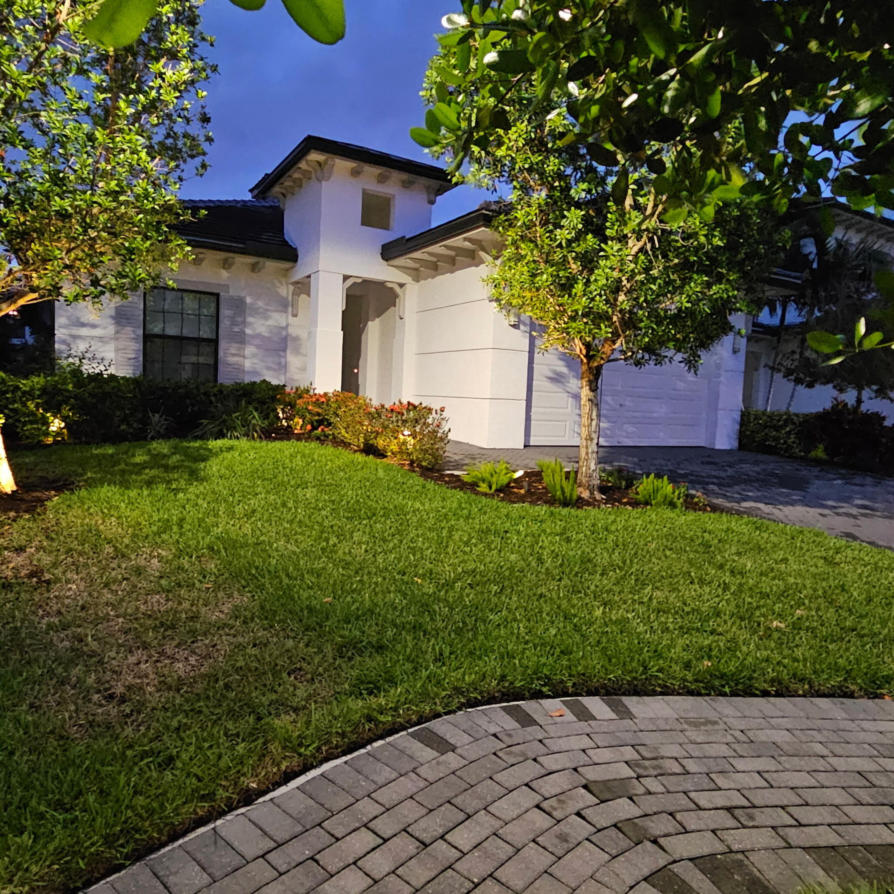 Foto de propiedad en 3069 Safflower Circle, West Palm Beach, FL 33401 West Palm Beach con MLS# 