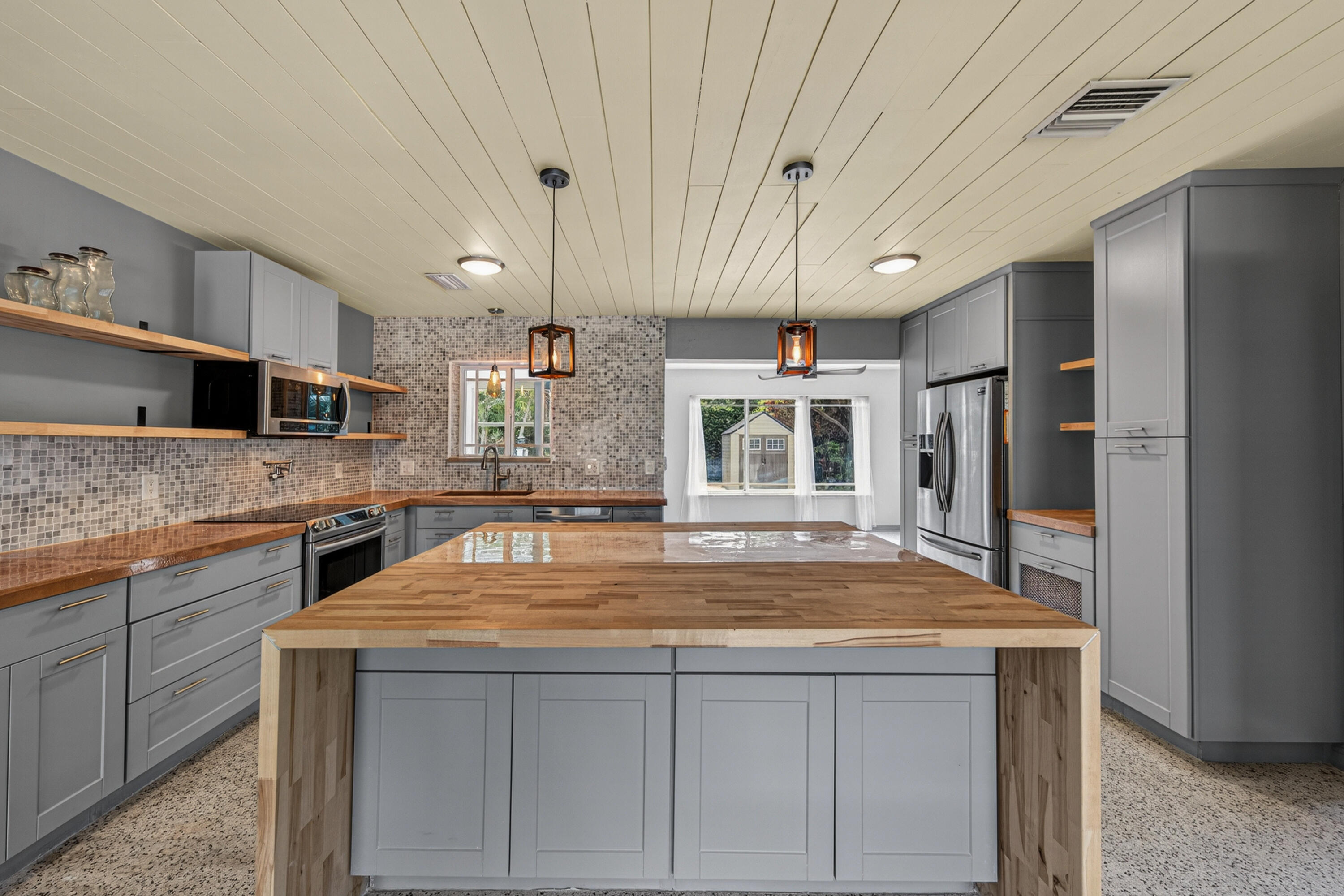 Foto de propiedad en 818 NW 28th Court, Wilton Manors, FL 33311 Wilton Manors con MLS# 