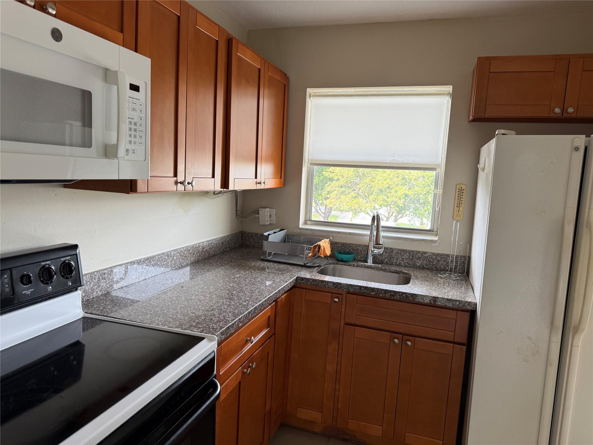 Alquilada 8135 Sunrise Lakes Boulevard 307, Sunrise, FL 33322, Sunrise, FL 33322