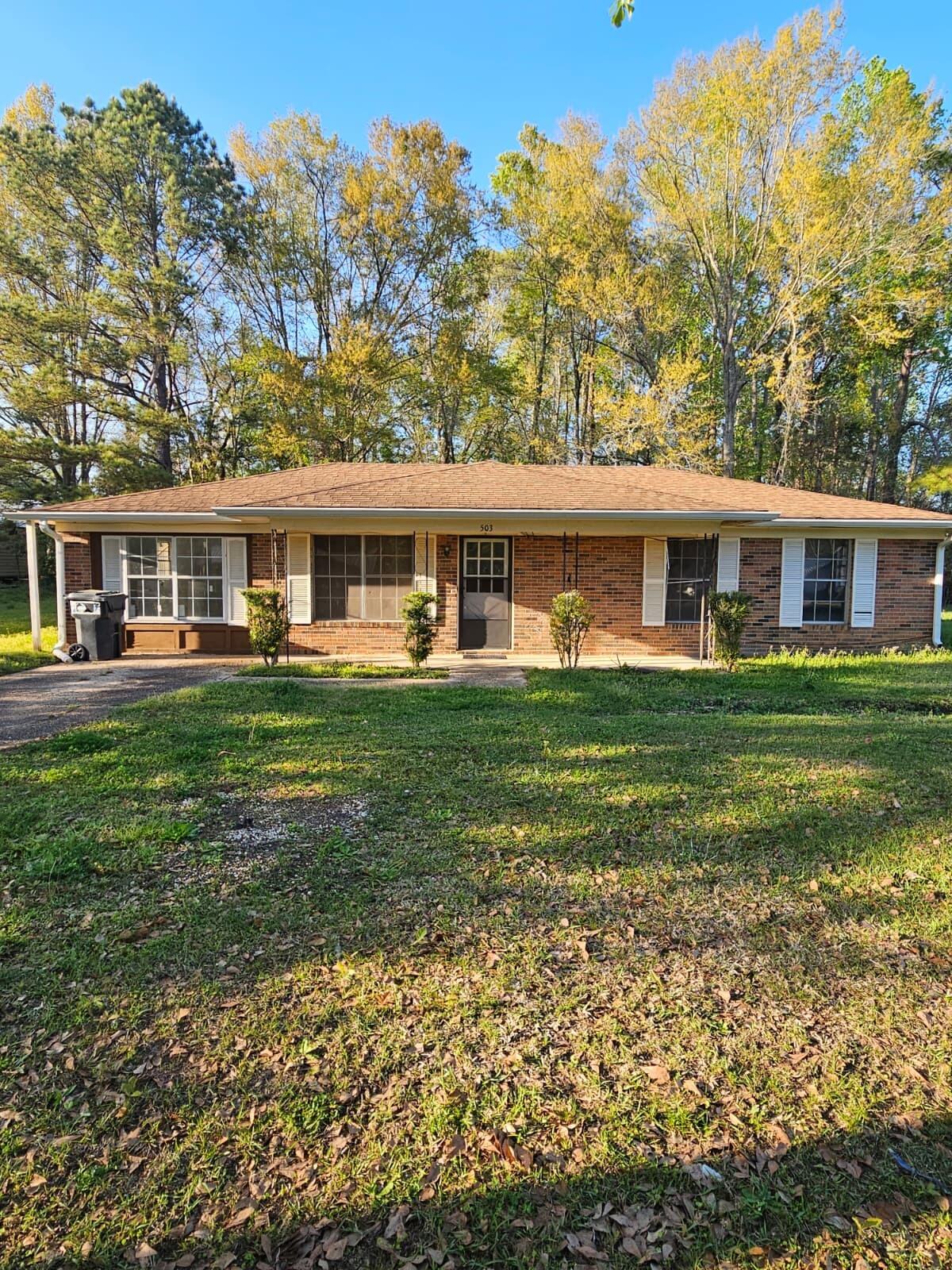 Foto de propiedad en 503 Martin Luther King Junior Avenue, Bonifay, FL 32425 Bonifay con MLS# 