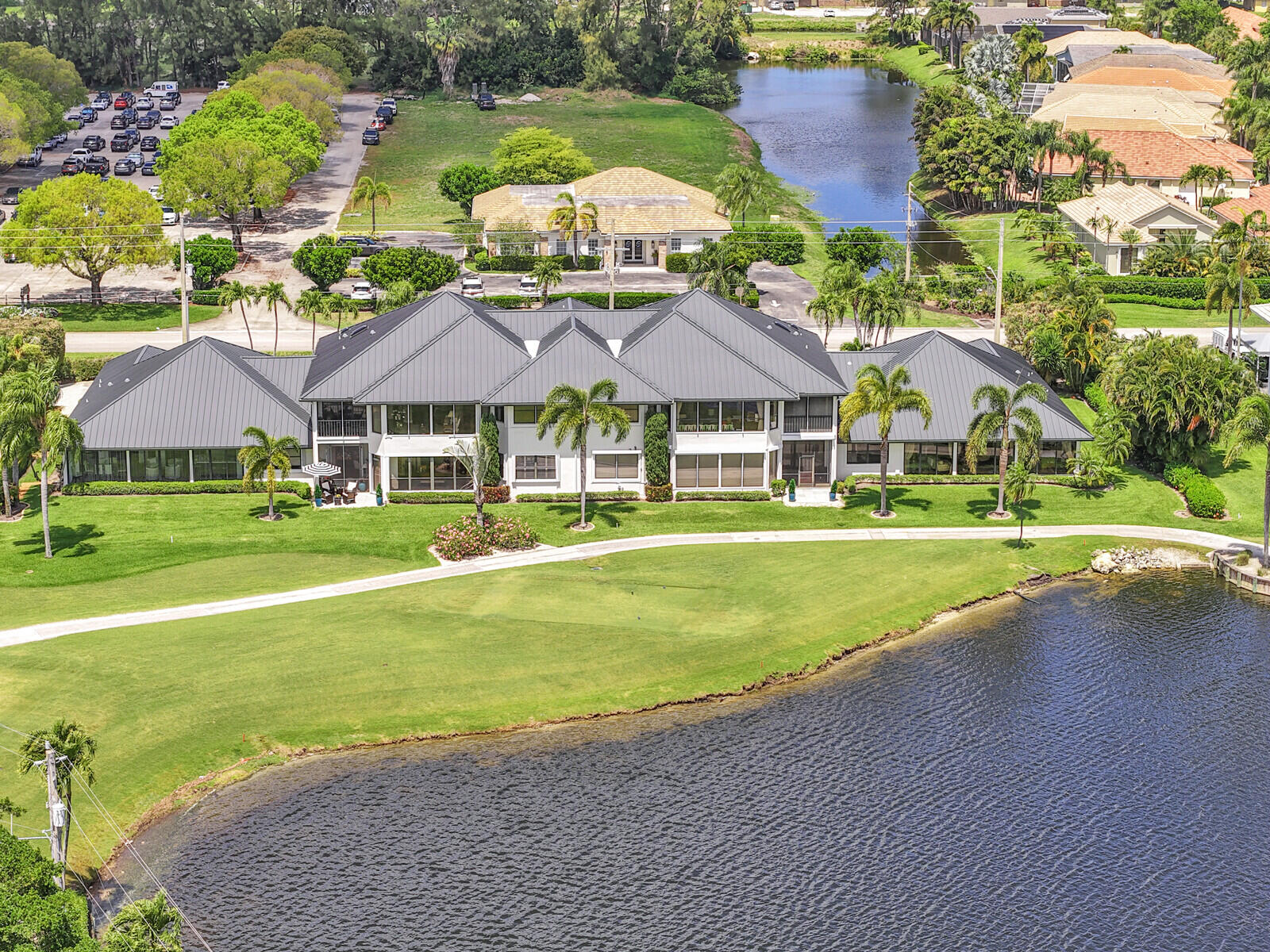 Foto de propiedad en 181 Atlantis Boulevard C, Atlantis, FL 33462 Atlantis con MLS# 