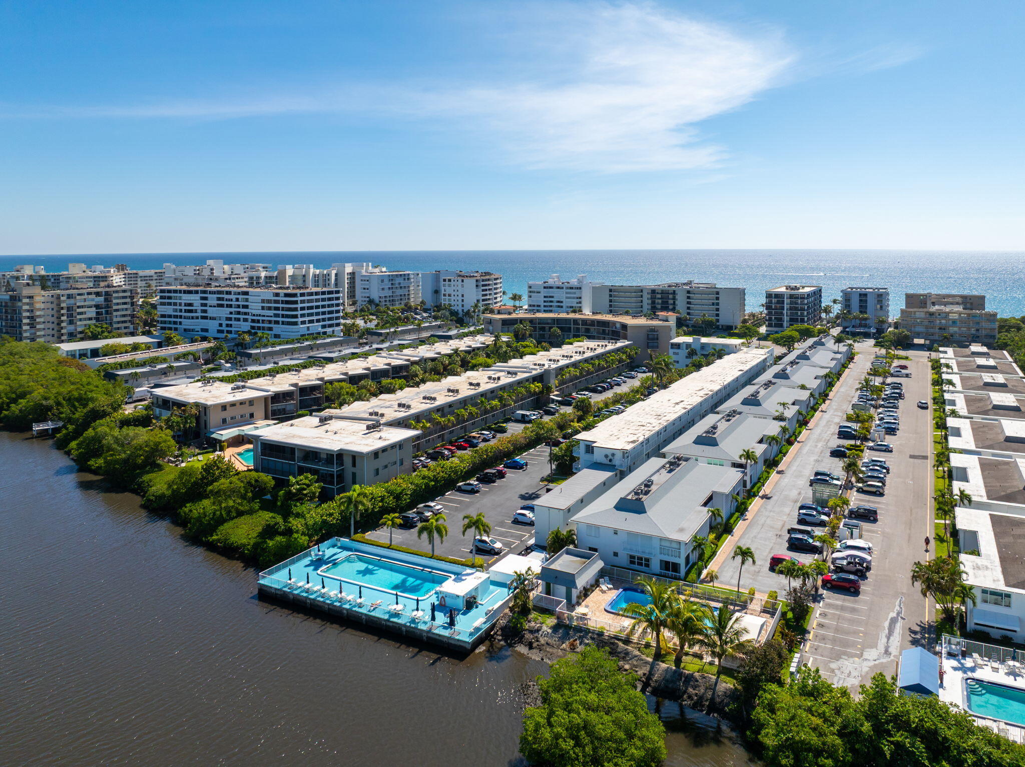 Foto de propiedad en 4001 S Ocean Boulevard 122, South Palm Beach, FL 33480 South Palm Beach con MLS# 