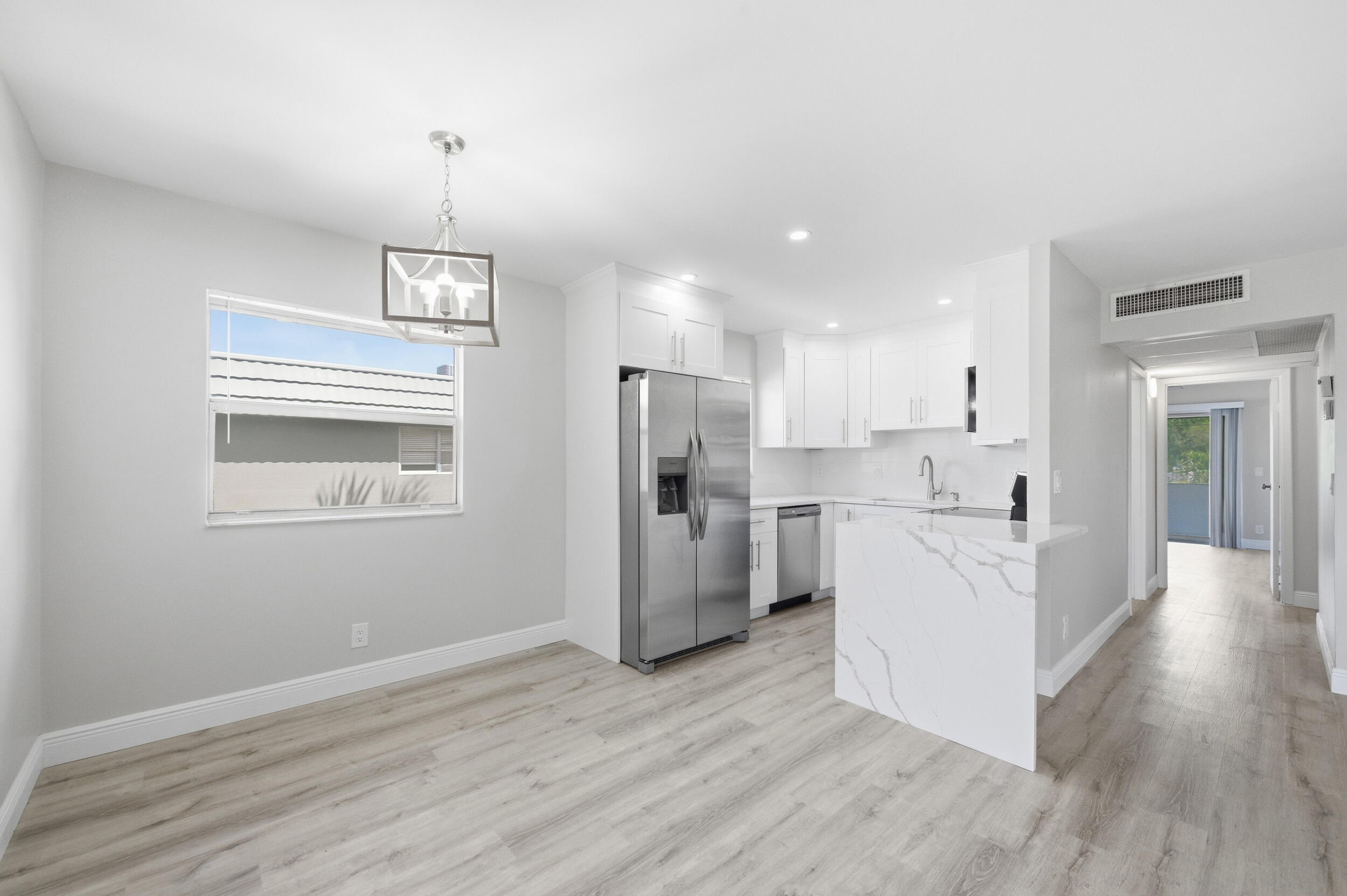 Foto de propiedad en 284 Flanders F, Delray Beach, FL 33484 Delray Beach con MLS# 