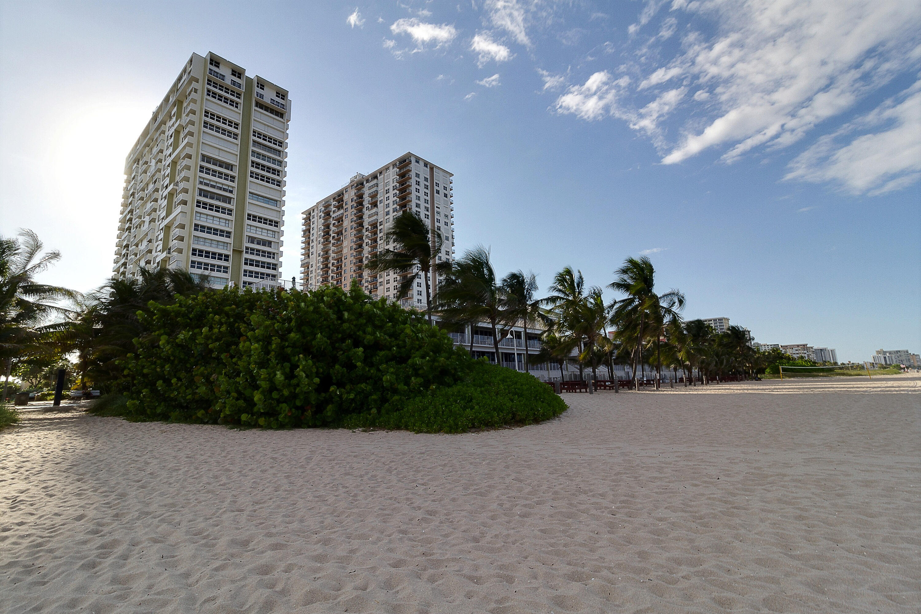 Foto de propiedad en 101 BRINY Avenue 409, Pompano Beach, FL 33062 Pompano Beach con MLS# 