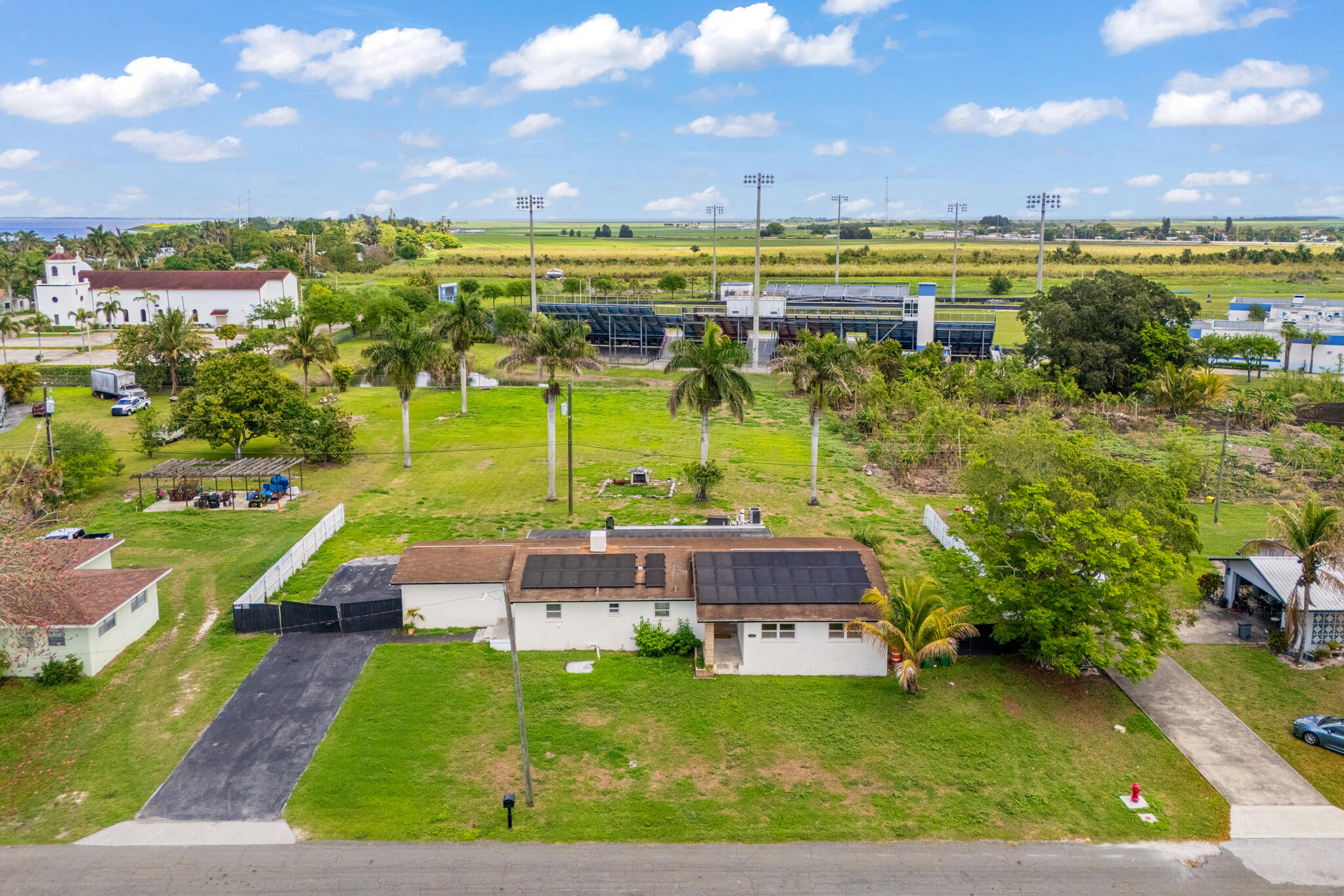 Foto de propiedad en 360 Kismet Avenue, Pahokee, FL 33476 Pahokee con MLS# 