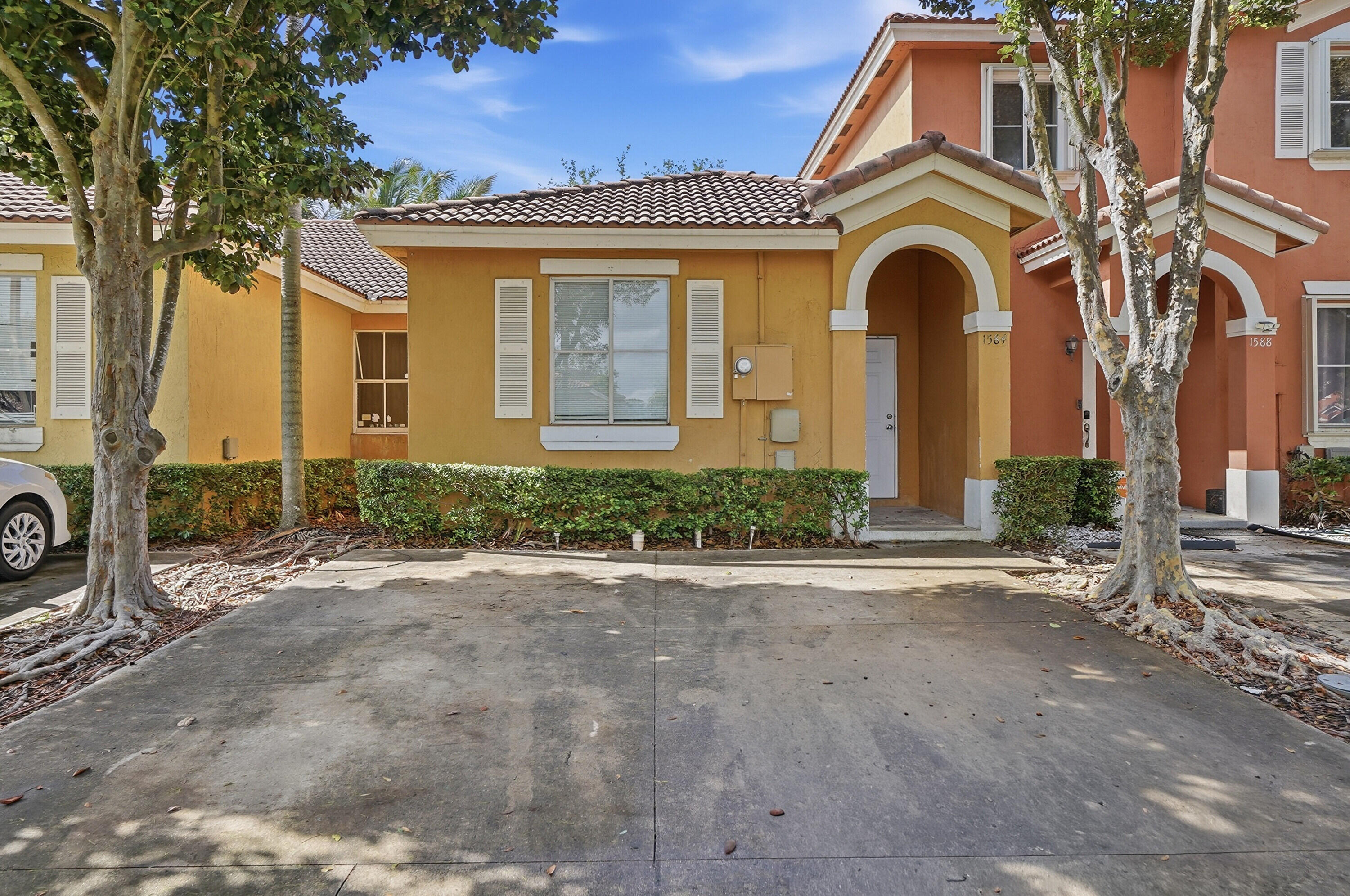 Foto de propiedad en 1584 SW 2nd Street, Homestead, FL 33030 Homestead con MLS# 