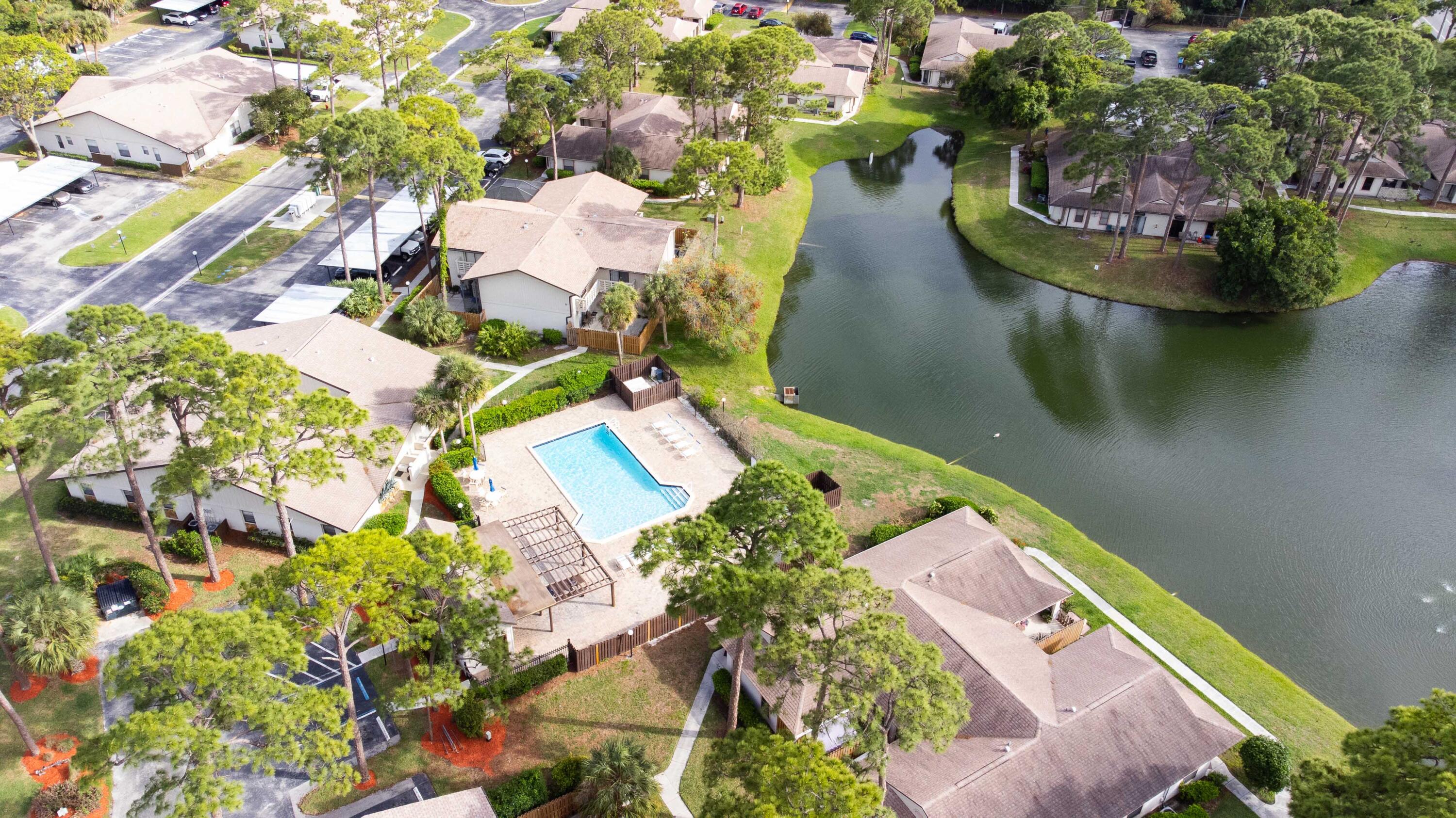 Foto de propiedad en 2811 Stoneway Lane B, Fort Pierce, FL 34982 Fort Pierce con MLS# 