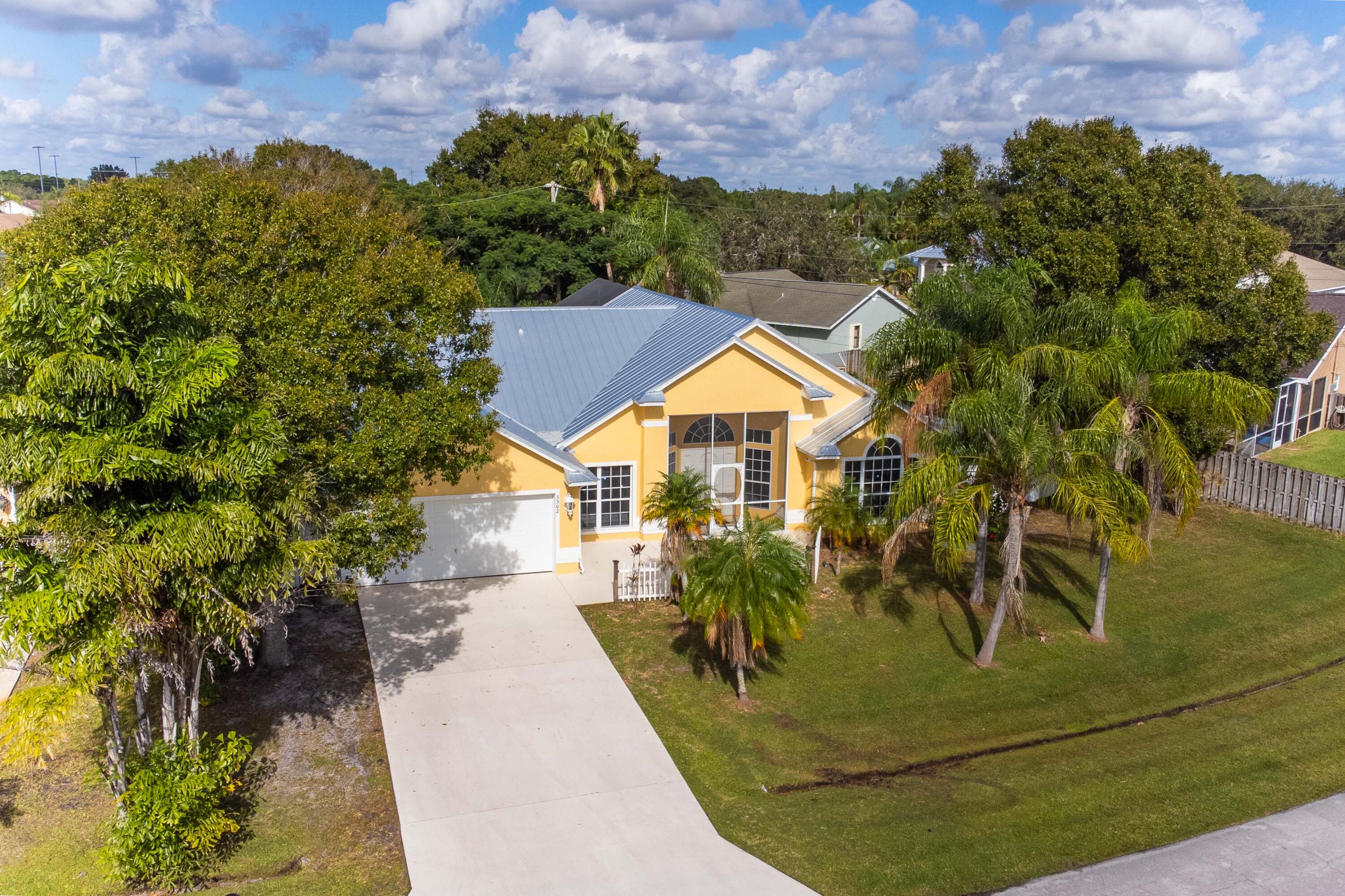 Foto de propiedad en 3502 SE Hyde Circle, Port St. Lucie, FL 34984 Port St. Lucie con MLS# 