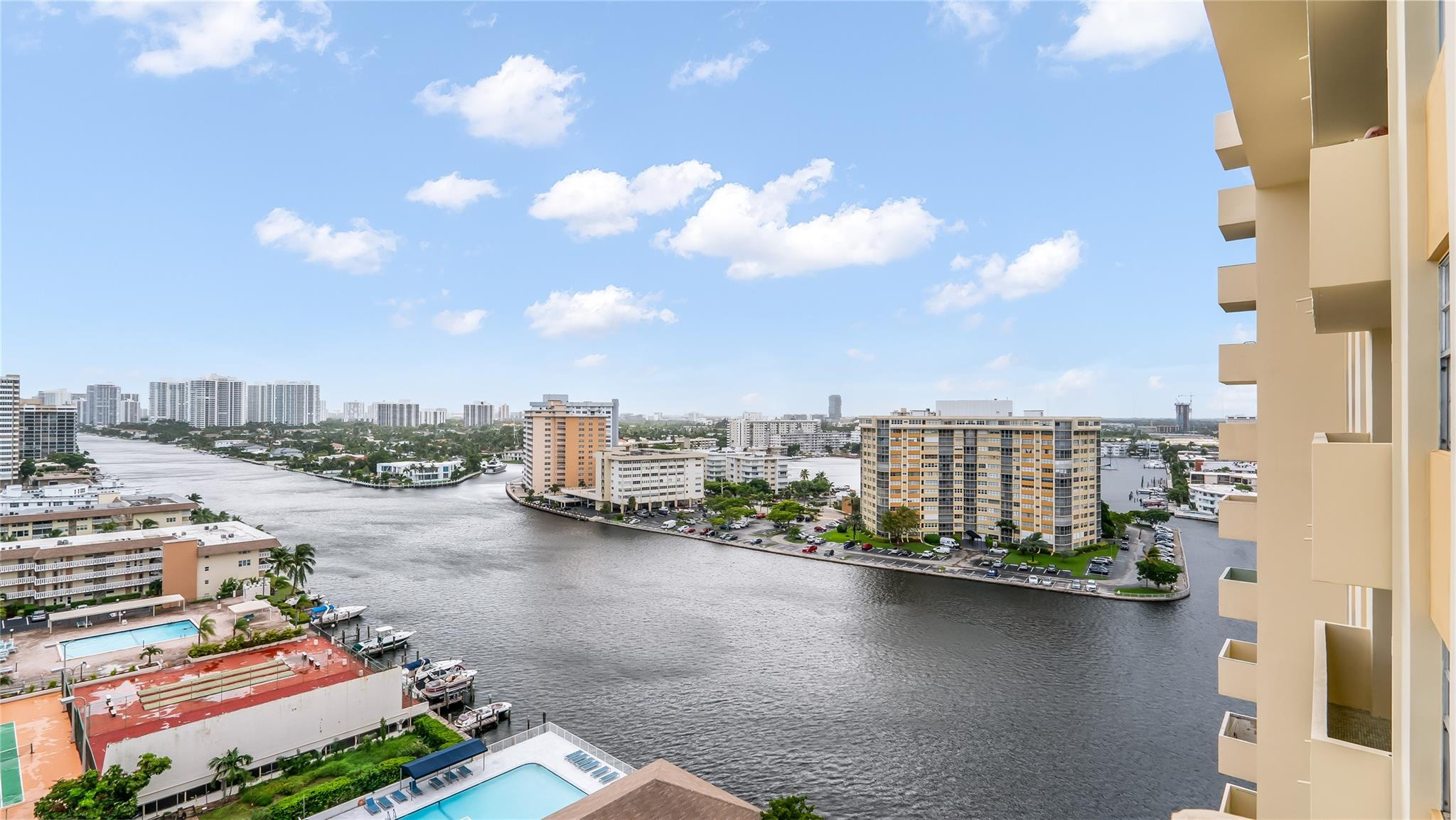 Foto de propiedad en 1833 S Ocean Drive 1608, Hallandale Beach, FL 33009 Hallandale Beach con MLS# 