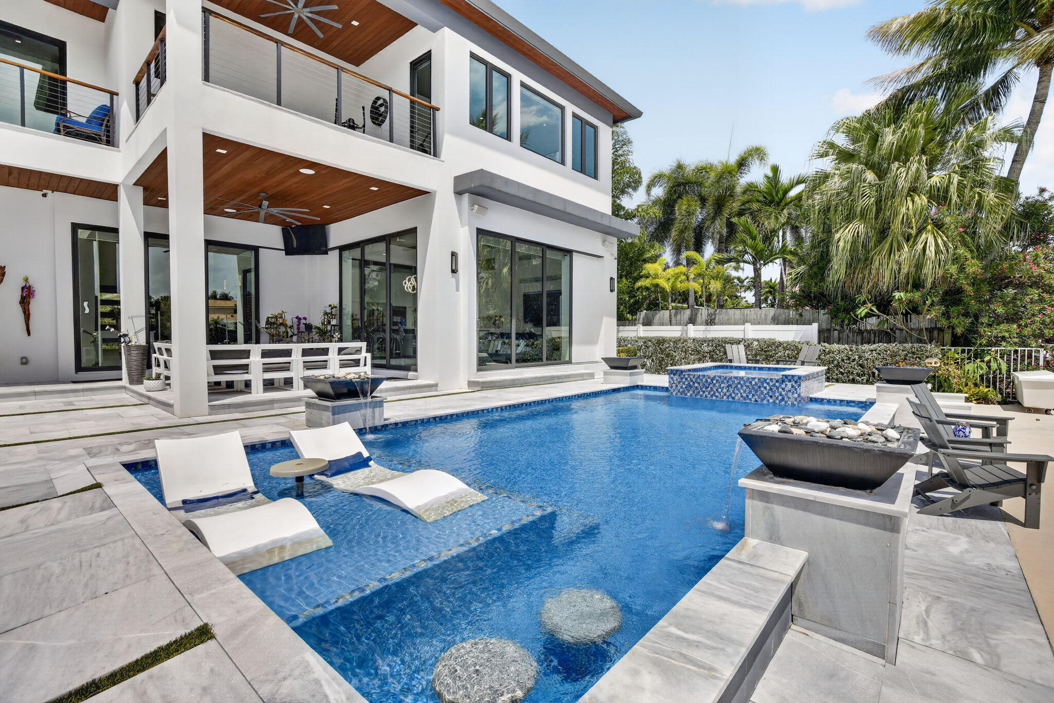 Foto de propiedad en 334 Isle Of Capri Drive, Fort Lauderdale, FL 33301 Fort Lauderdale con MLS# 